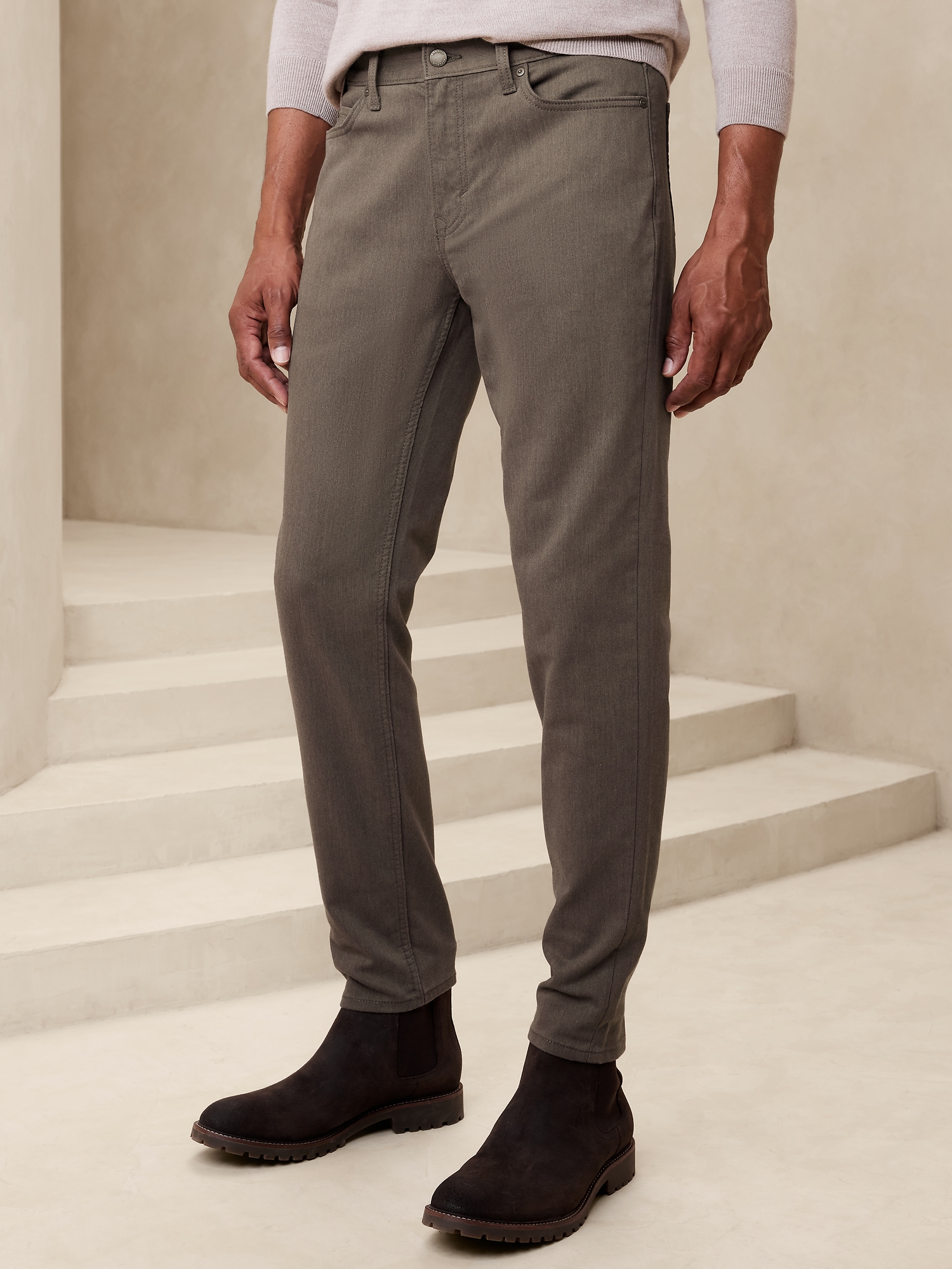 L'image numéro 5 présente Pantalon Voyageur coupe athlétique