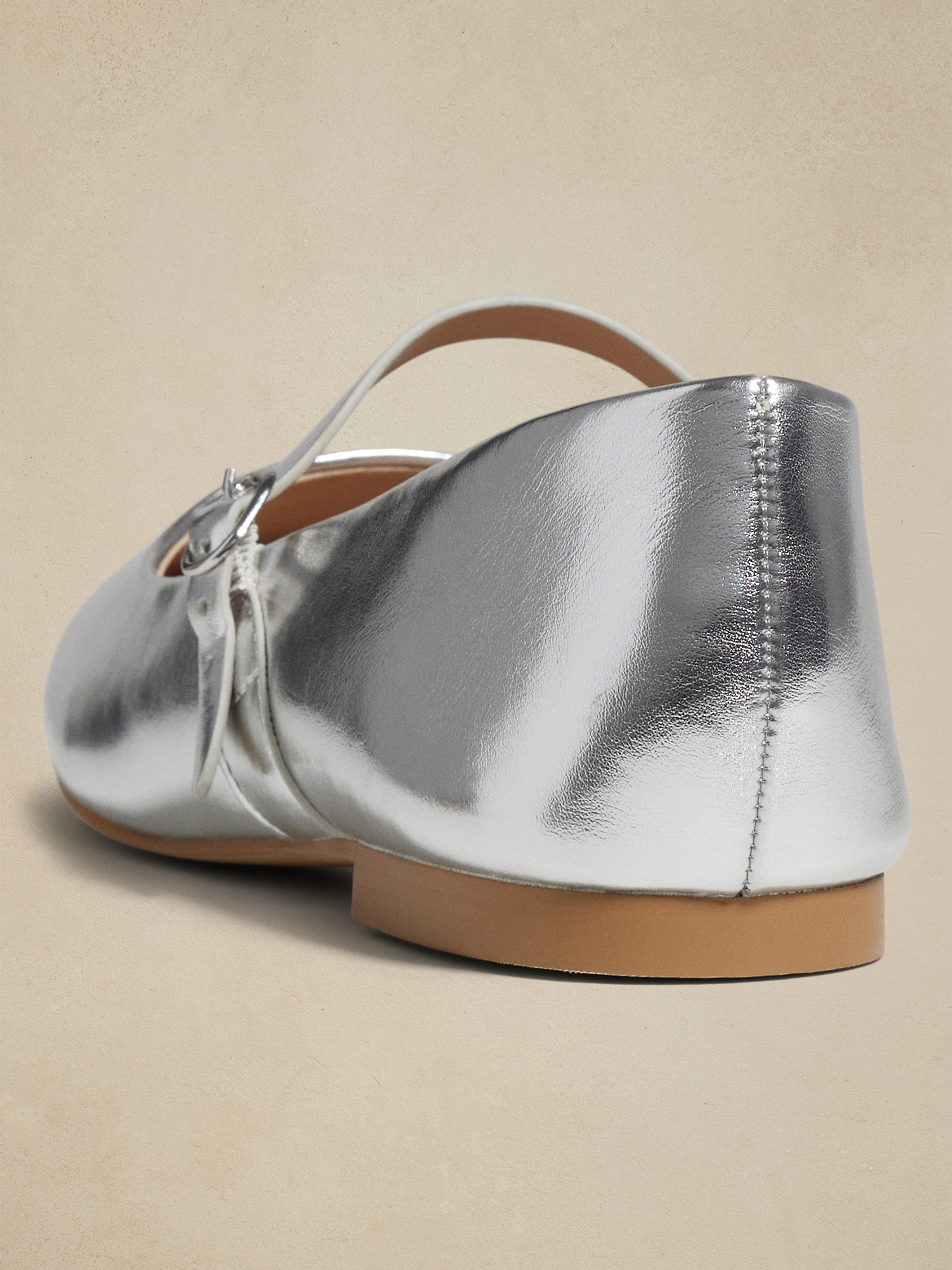 L'image numéro 4 présente Ballerines en cuir végane
