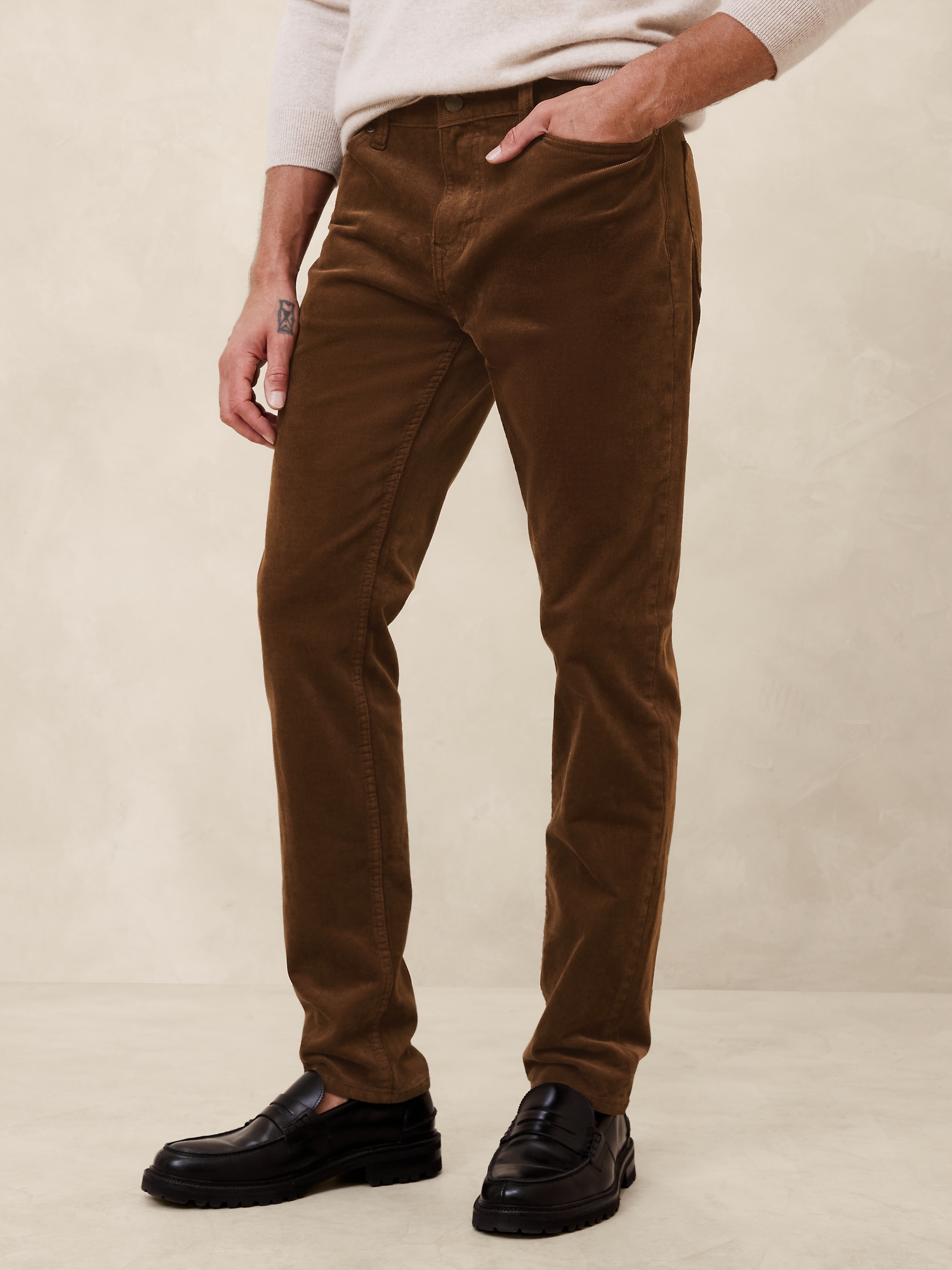 Slim Travel Corduroy Pant