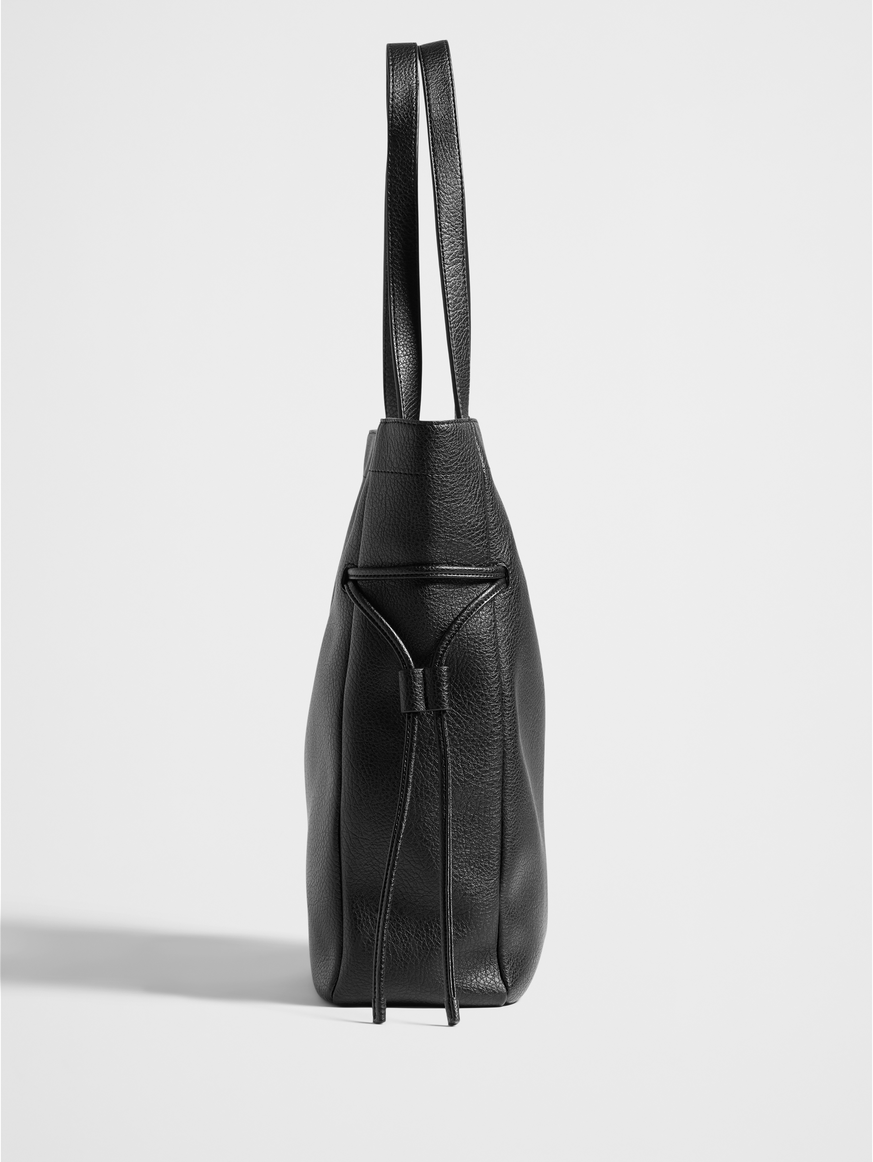 ★NOIAGO★ Vegan Leather Drawstring Bag Black NOI1433 Vegan Leather Drawstring Tote | Banana Republic Factory