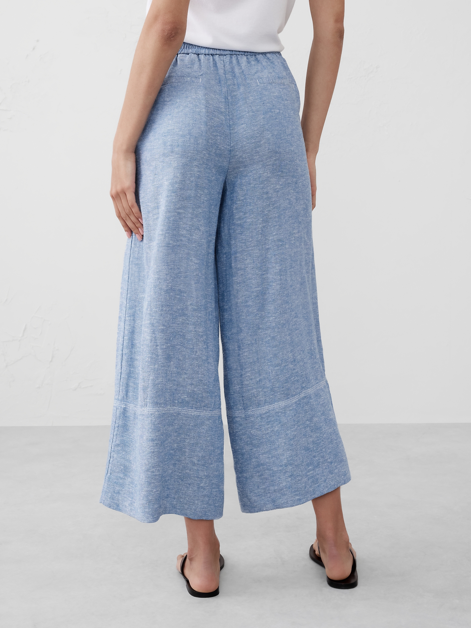 Linen-Blend Wide-Leg Cropped Pull-On Pant