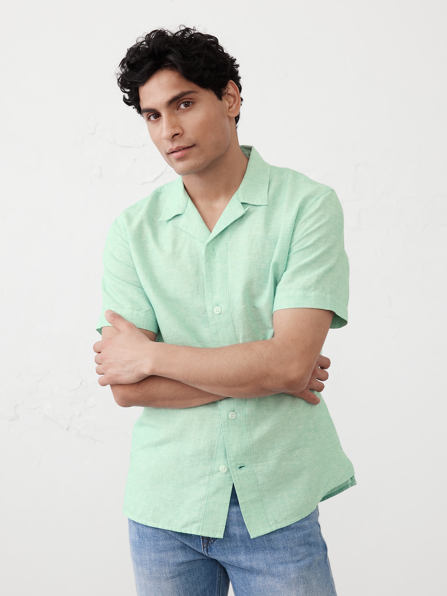 Standard Fit Linen-Blend Resort Shirt