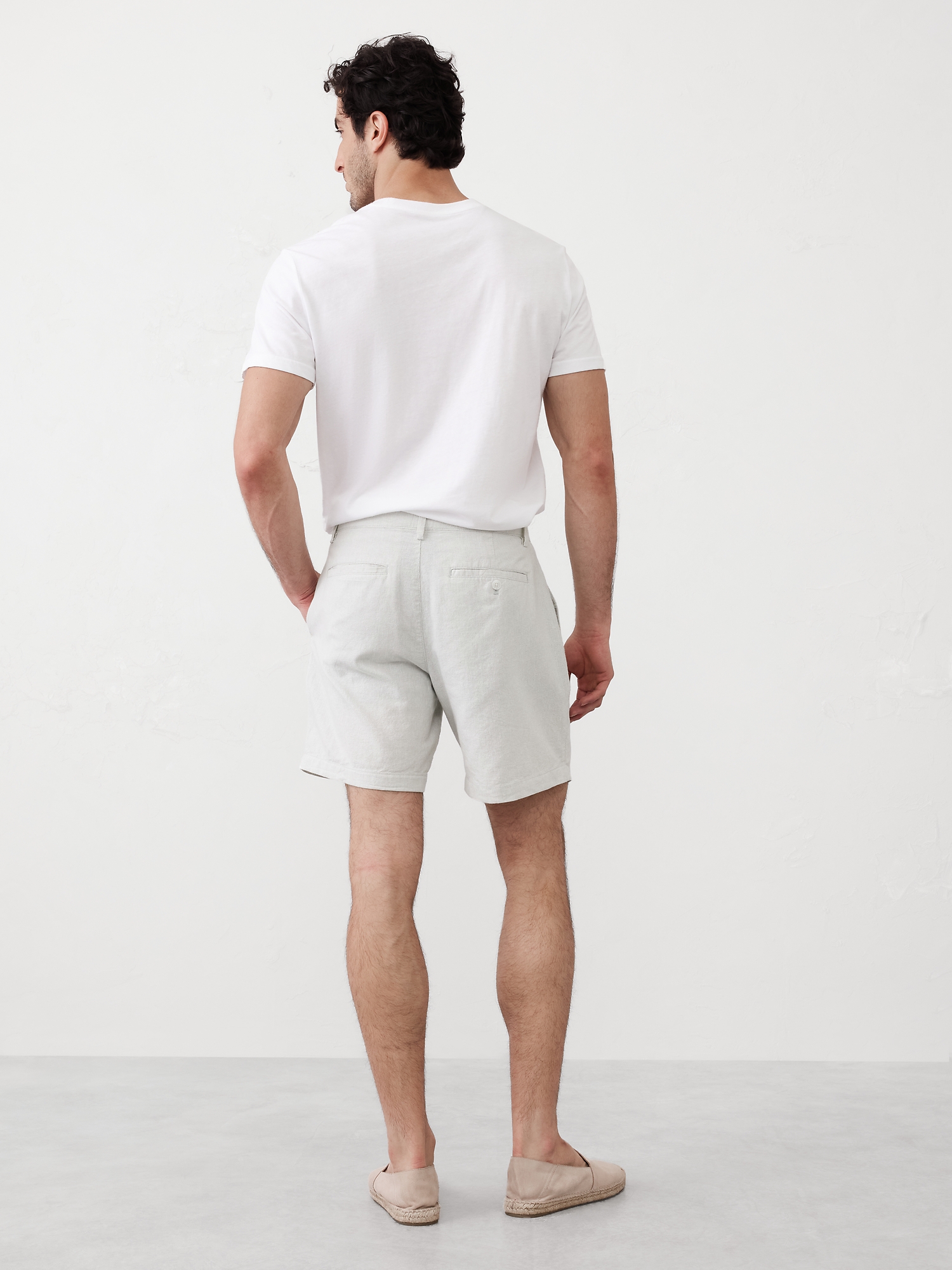7" Linen-Blend Short