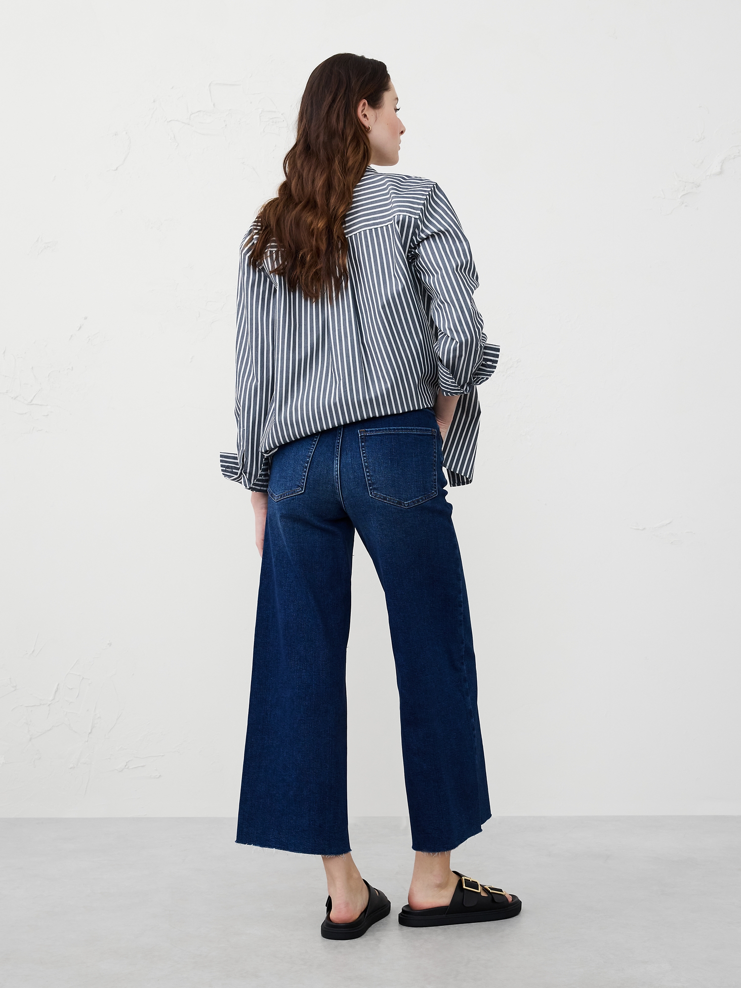 Wide-Leg High-Rise Cropped Jean