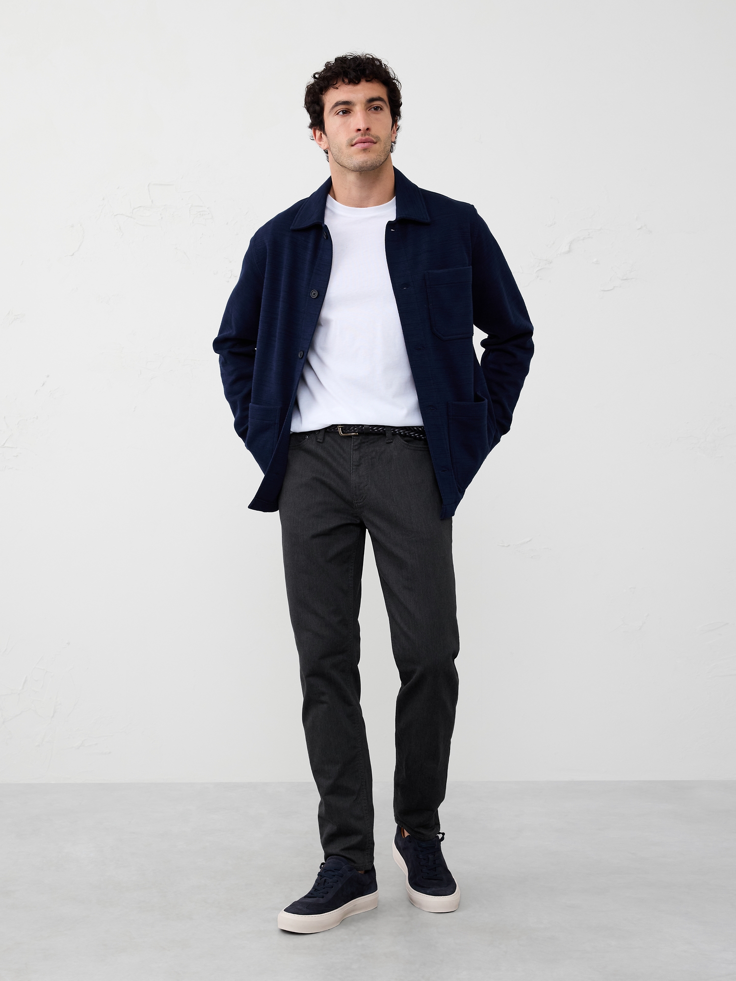 L'image numéro 1 présente Pantalon Voyageur coupe athlétique