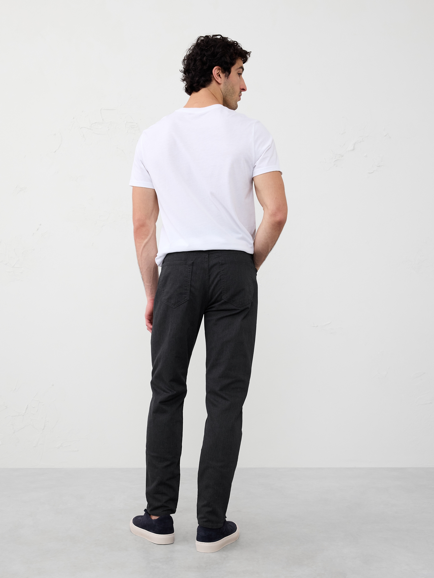 L'image numéro 2 présente Pantalon Voyageur coupe athlétique
