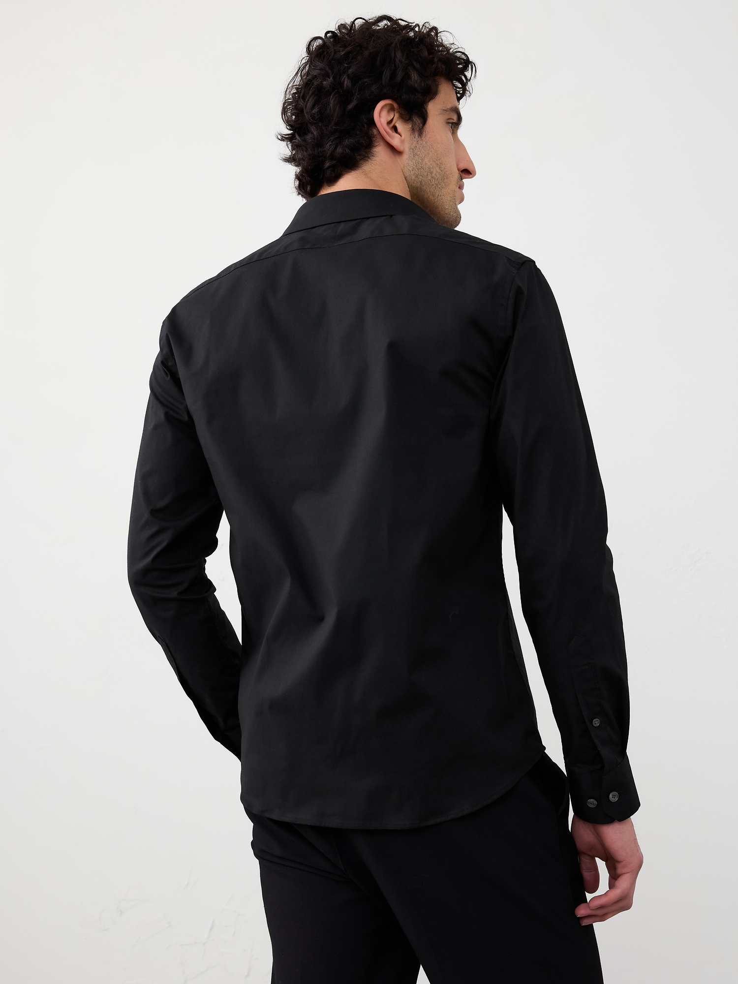 L'image numéro 2 présente Chemise habillée désinvolte à coupe ajustée