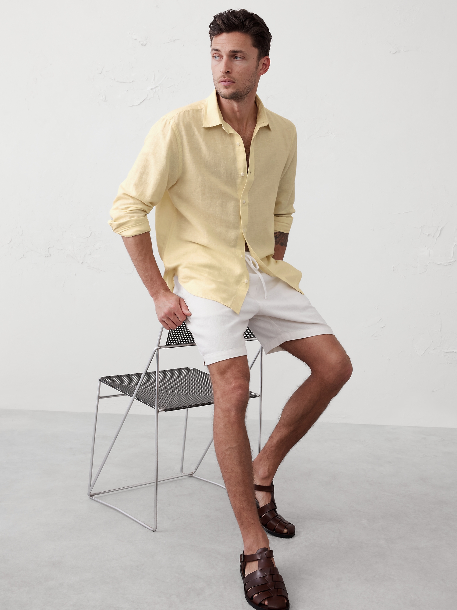 L'image numéro 3 présente Chemise ajustée en mélange de lin