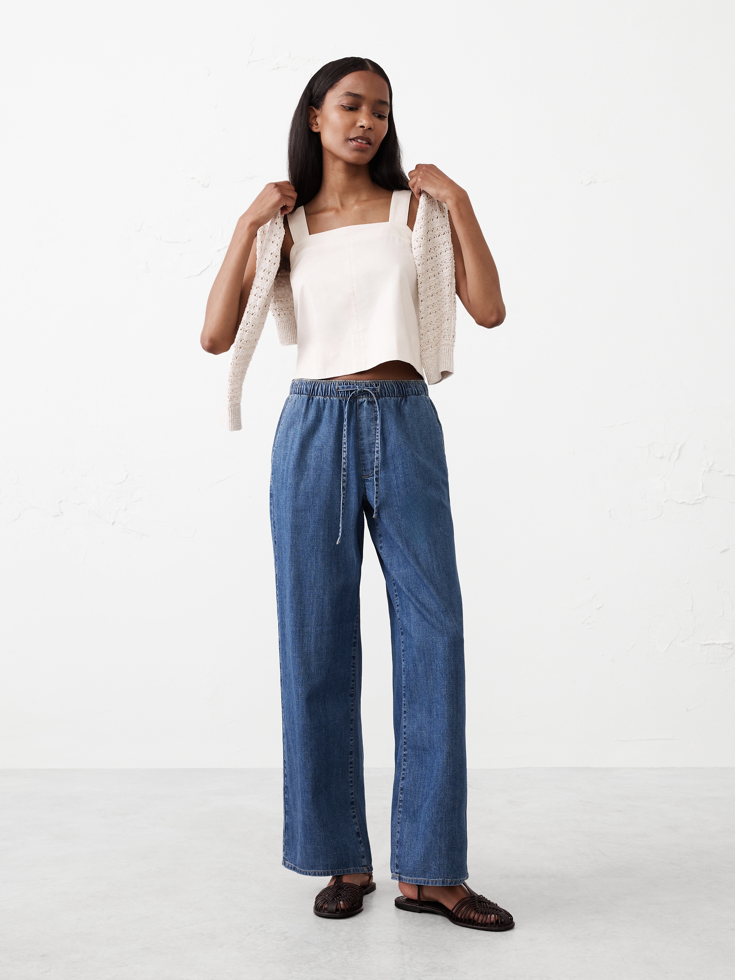 Wide-Leg Mid-Rise Summerweight Jean
