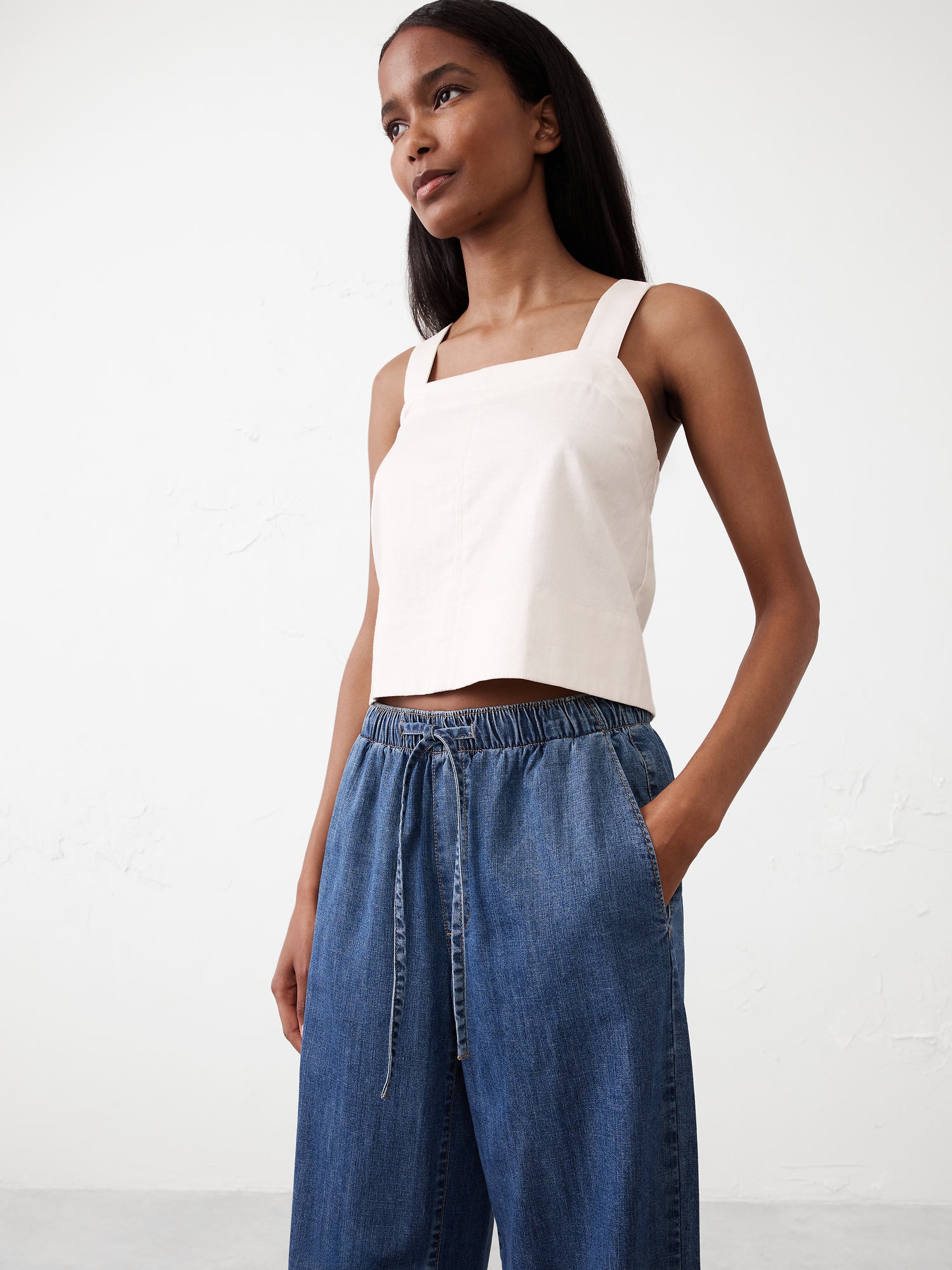 Wide-Leg Mid-Rise Summerweight Jean