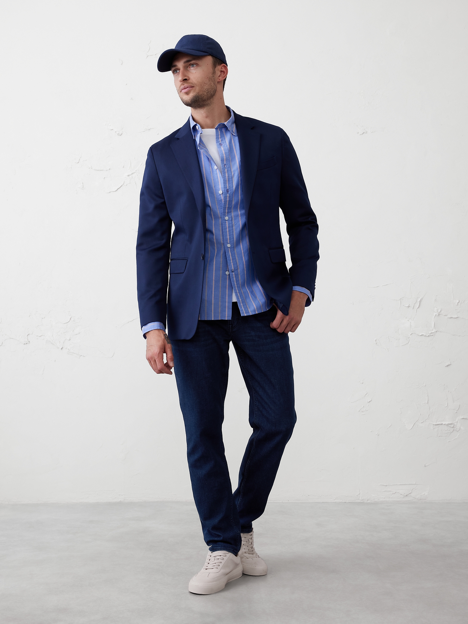 Athletic Travel Jean - Medium Wash