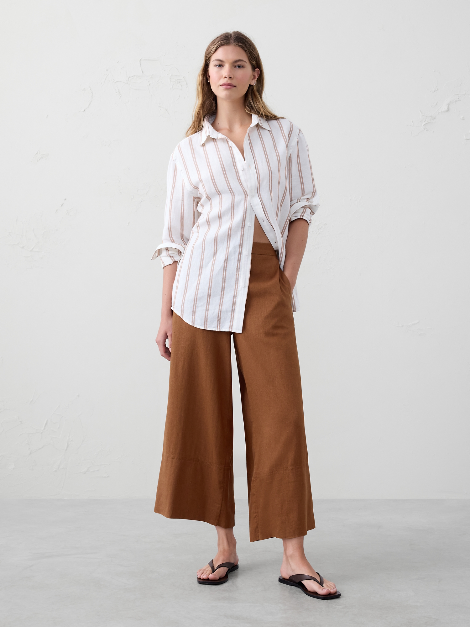 Wide-Leg Linen-Blend Cropped Pull-On Pant
