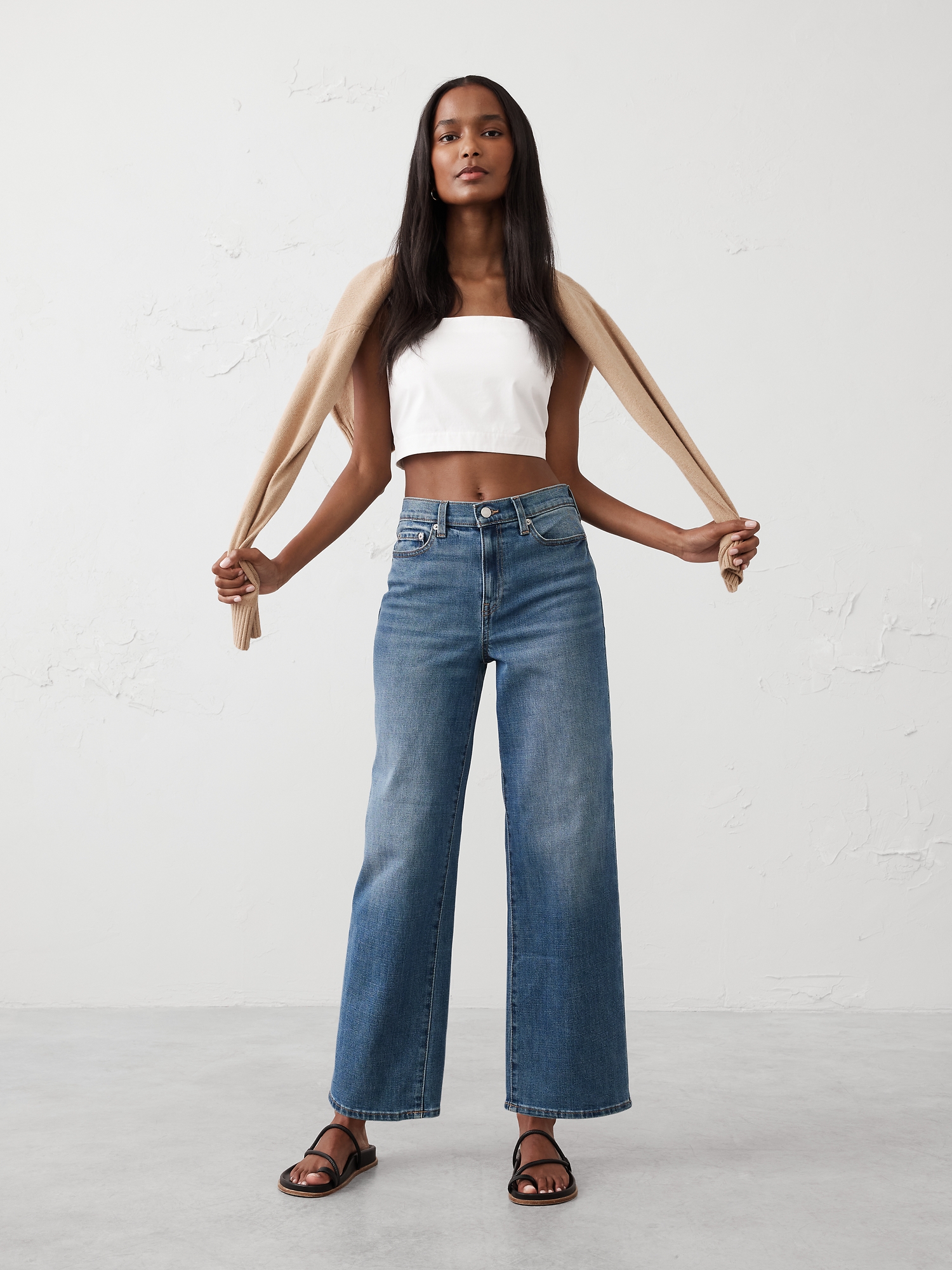 Straight High-Rise Jean - Medium Wash