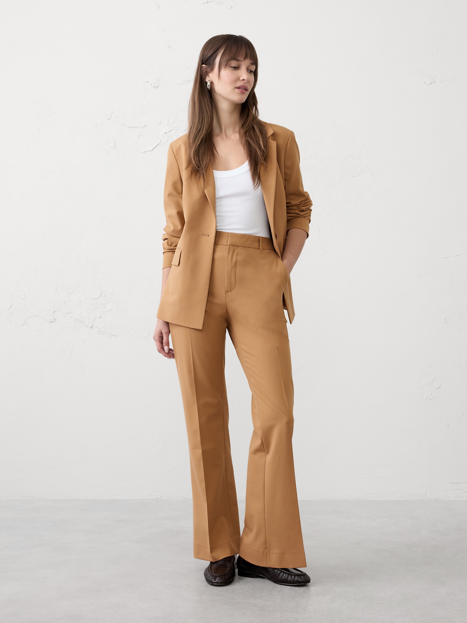 BOOTCUT HIGH-RISE SCULPTED TROUSER - Brown