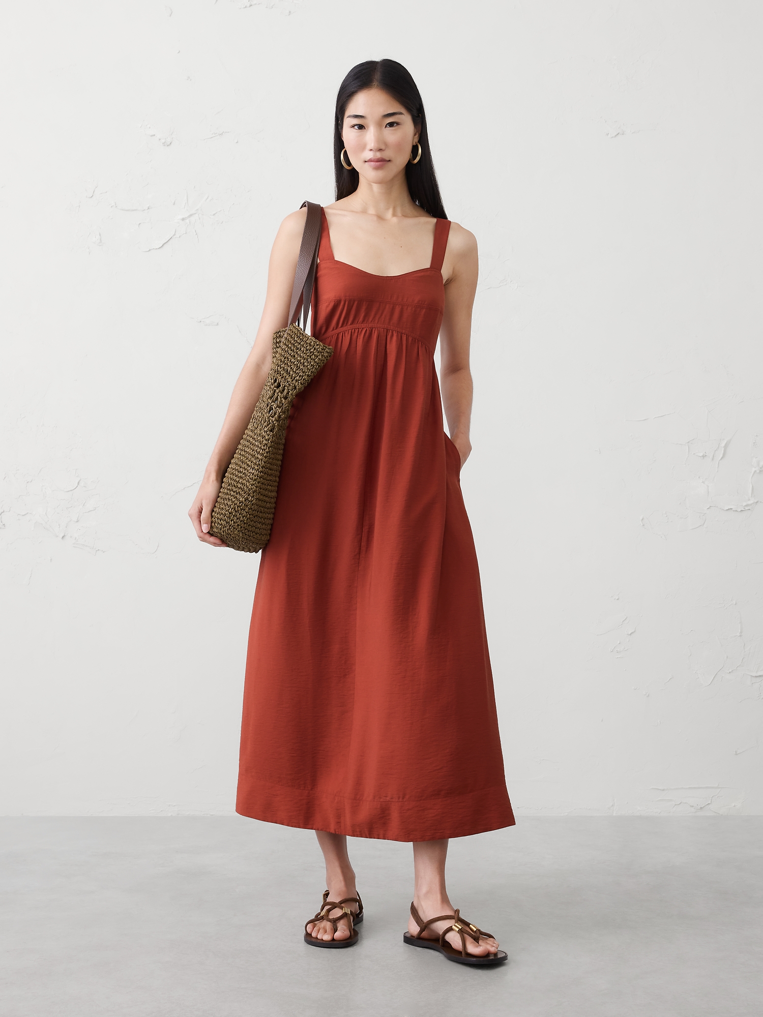 Robe mi-longue à taille empire froncée - Rouge Tandoori