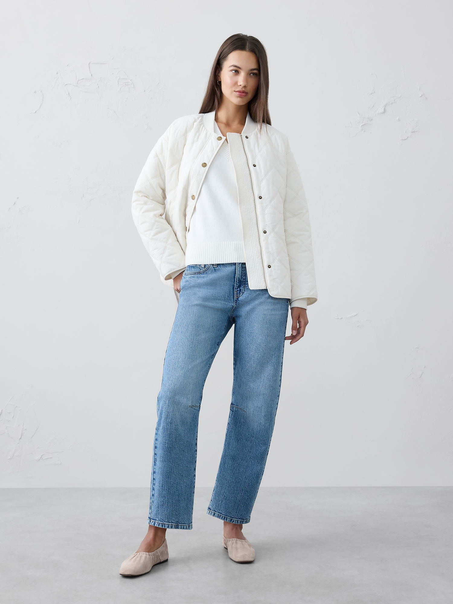 Slim Barrel Mid-Rise Jean - Light Wash