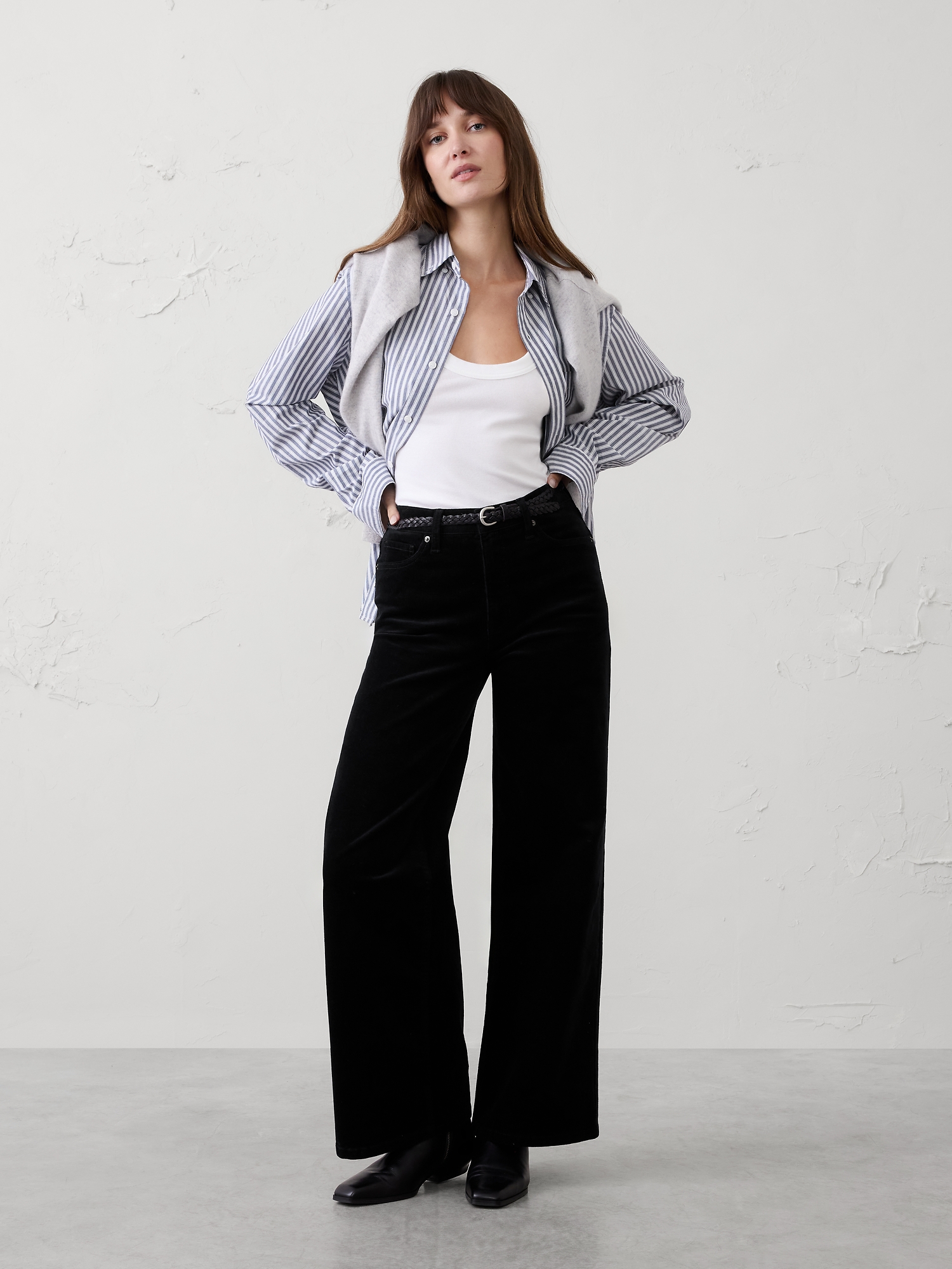 Wide-Leg High-Rise Corduroy Jean - Black
