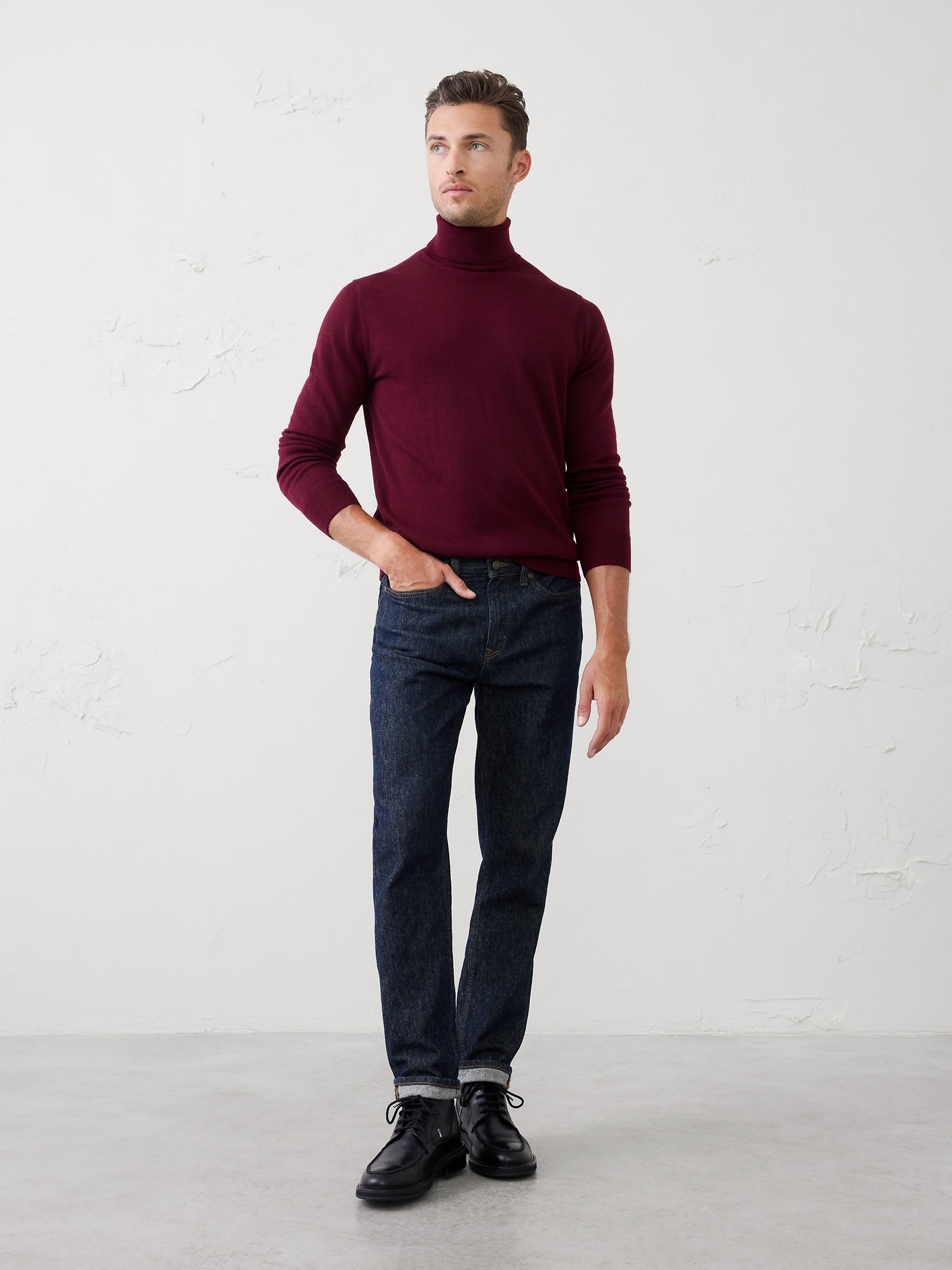 Merino Wool Turtleneck Sweater - Burgundy