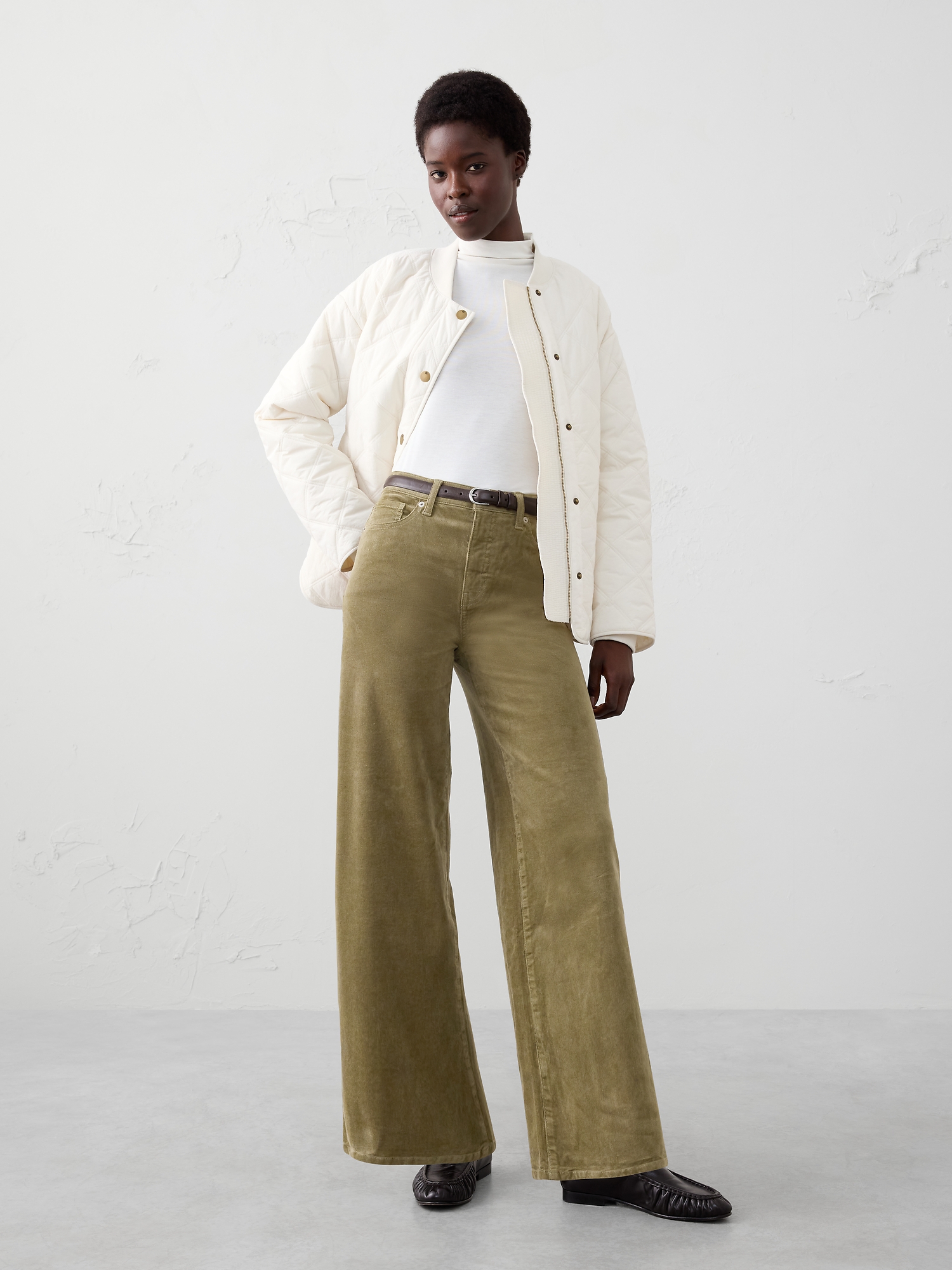 Jean en velours côtelé à jambe large et taille haute - Feuille De Laurier