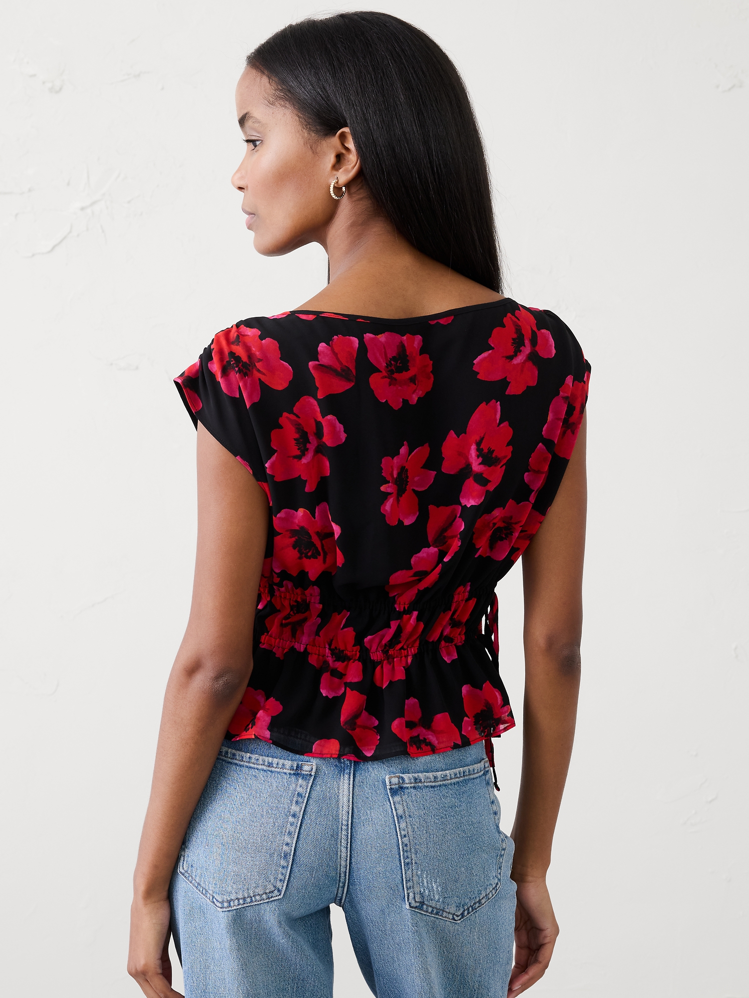 L'image numéro 2 présente Haut noué sur les côtés