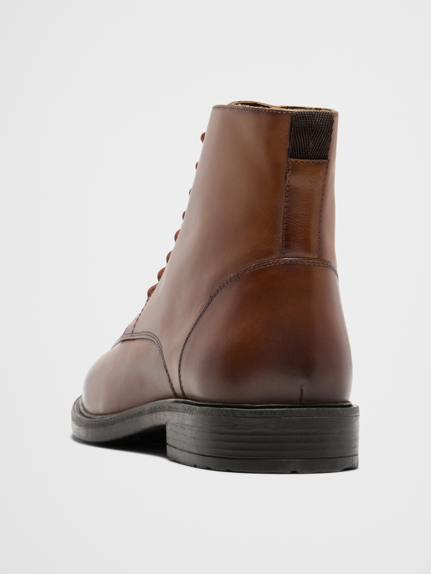 L'image numéro 3 présente Bottes à bout mocassin en cuir lissé