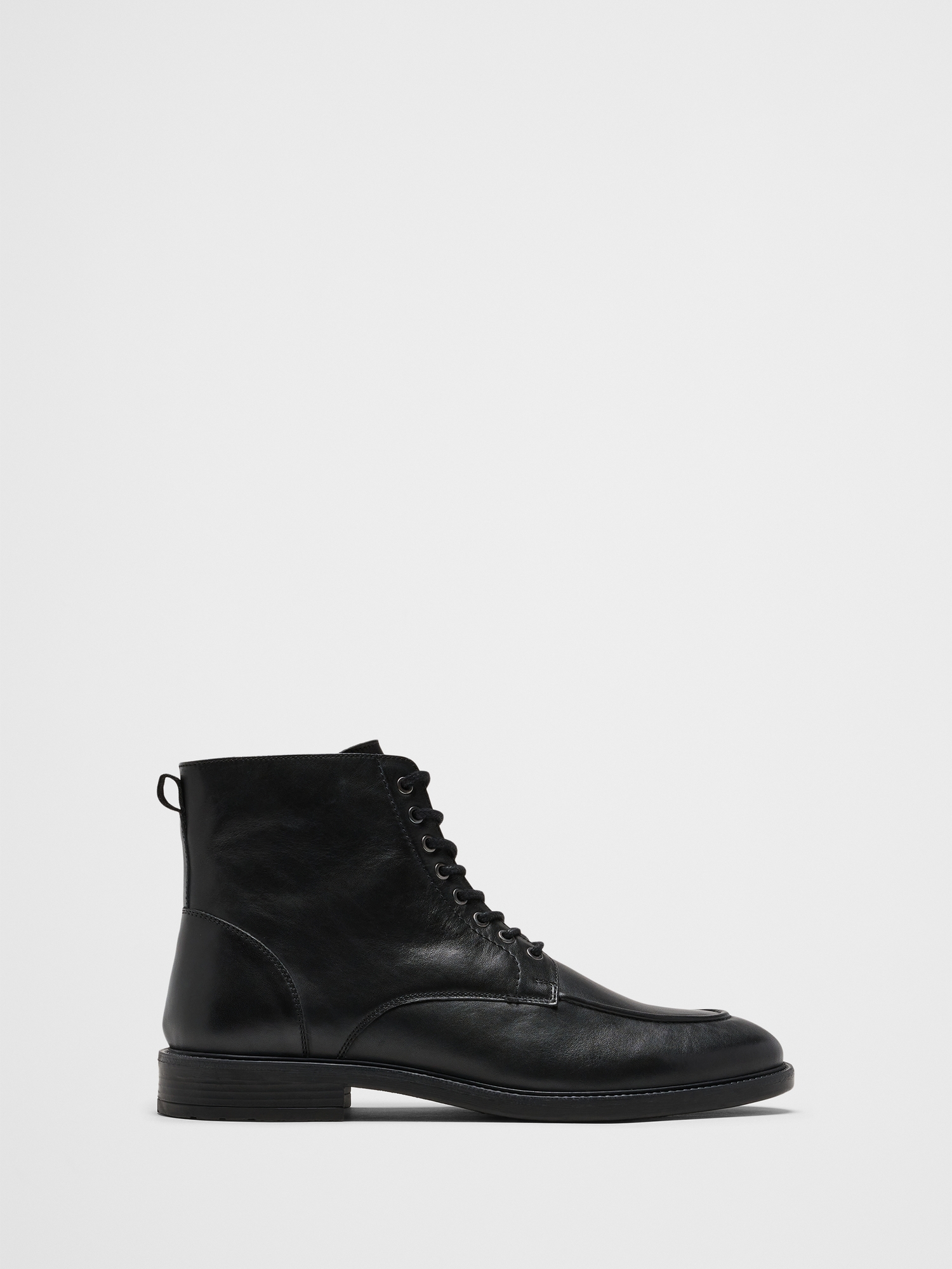 Smooth Leather Moc Toe Boot - Black