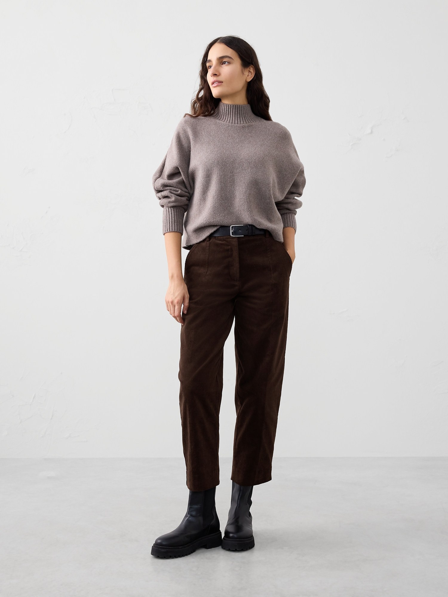 Straight Mid-Rise Corduroy Pant - Dark Oak