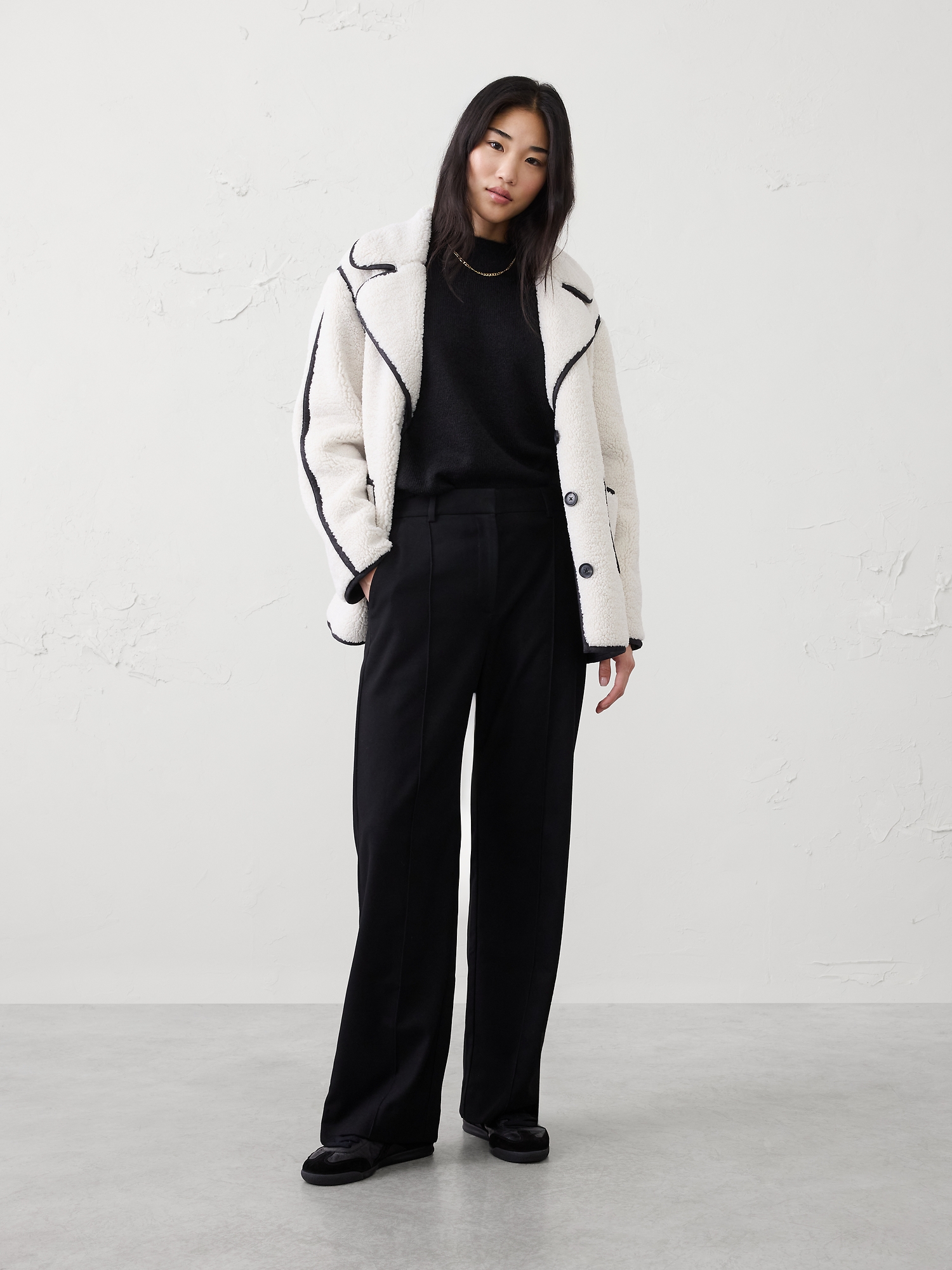 PANTALON NERVURÉ BROSSÉ À JAMBE LARGE ET TAILLE TRÈS HAUTE