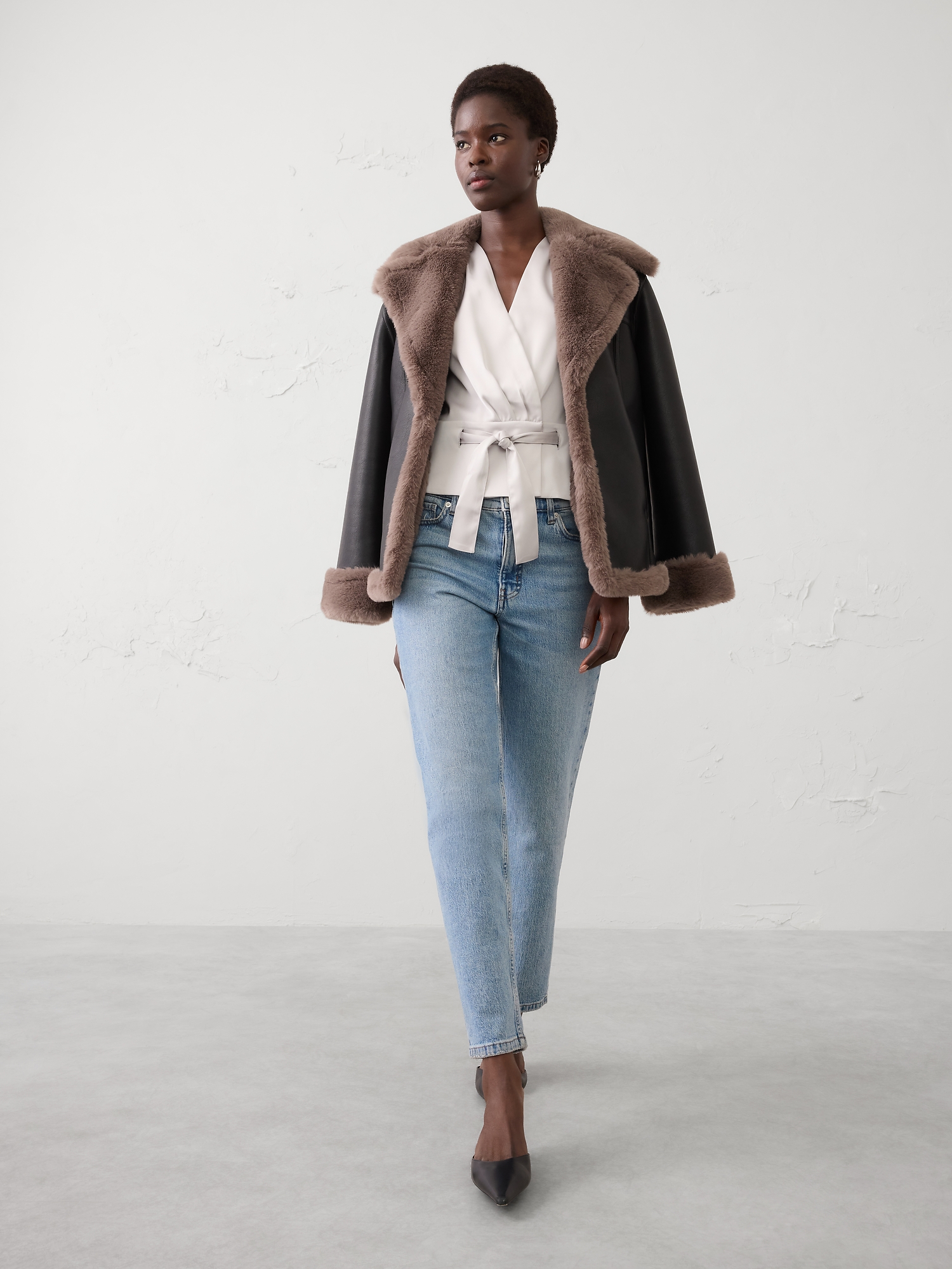 Image number 3 showing, Yoke-Tie Top