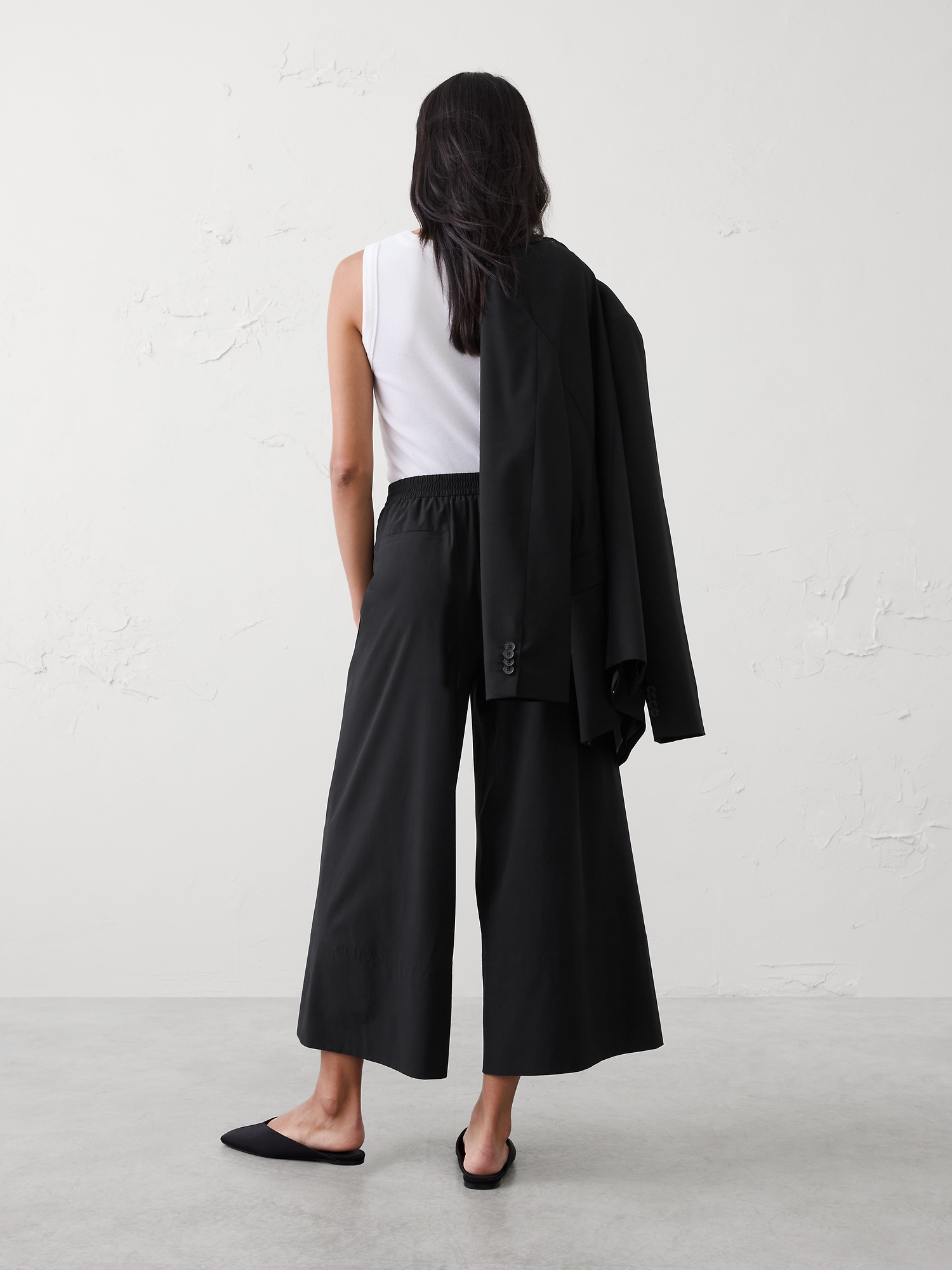 L'image numéro 2 présente Pantalon court à taille haute extensible Airstretch