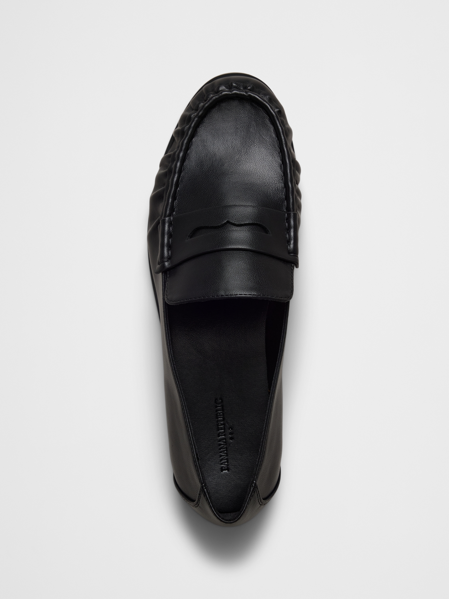 L'image numéro 4 présente Mocassins froncés en cuir végane