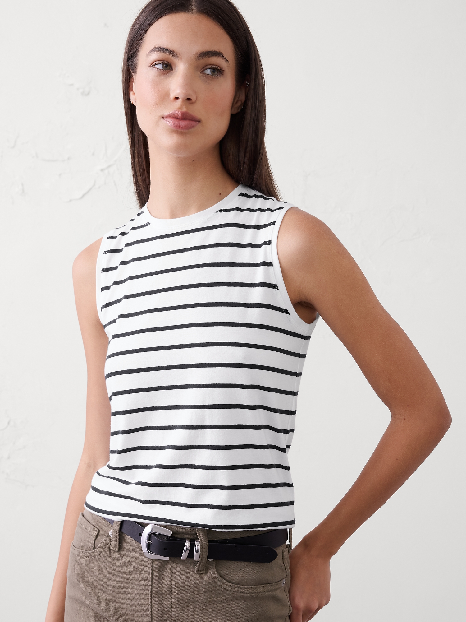 L'image numéro 6 présente Camisole intemporelle