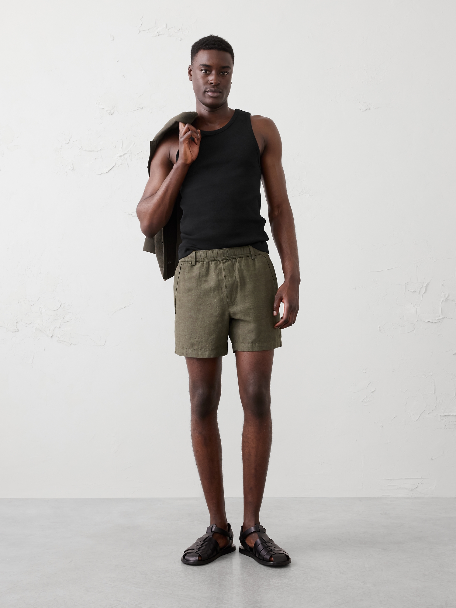 L'image numéro 3 présente Camisole ajustée en tissu finement côtelé