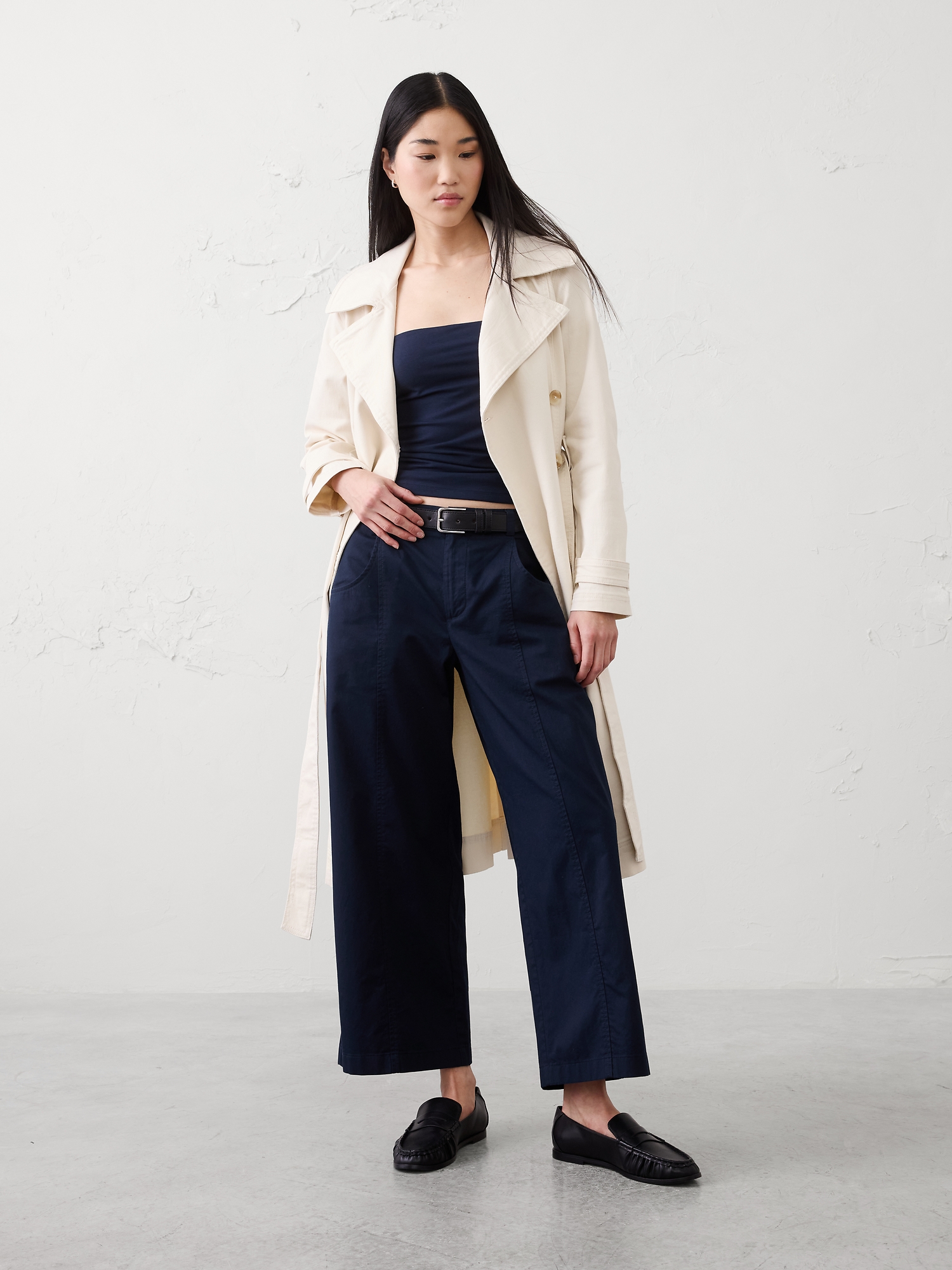 Mid-Rise Wide-Leg Lightweight Twill Cropped Trouser