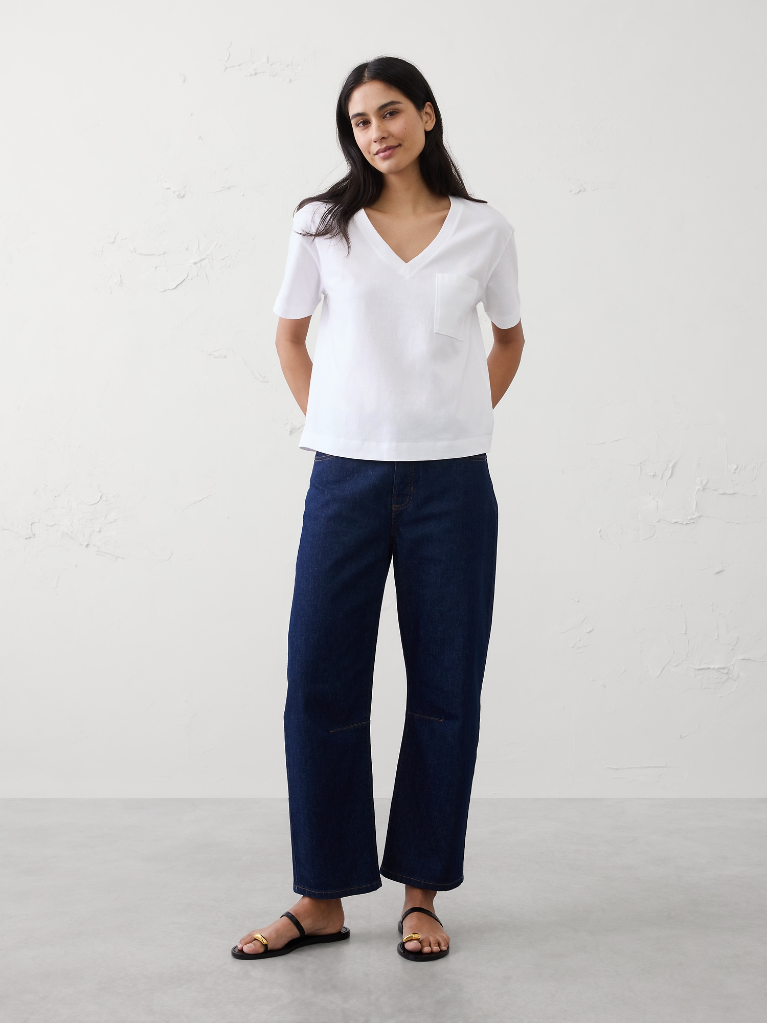 L'image numéro 3 présente T-shirt en coton de qualité supérieure à poche et col en V