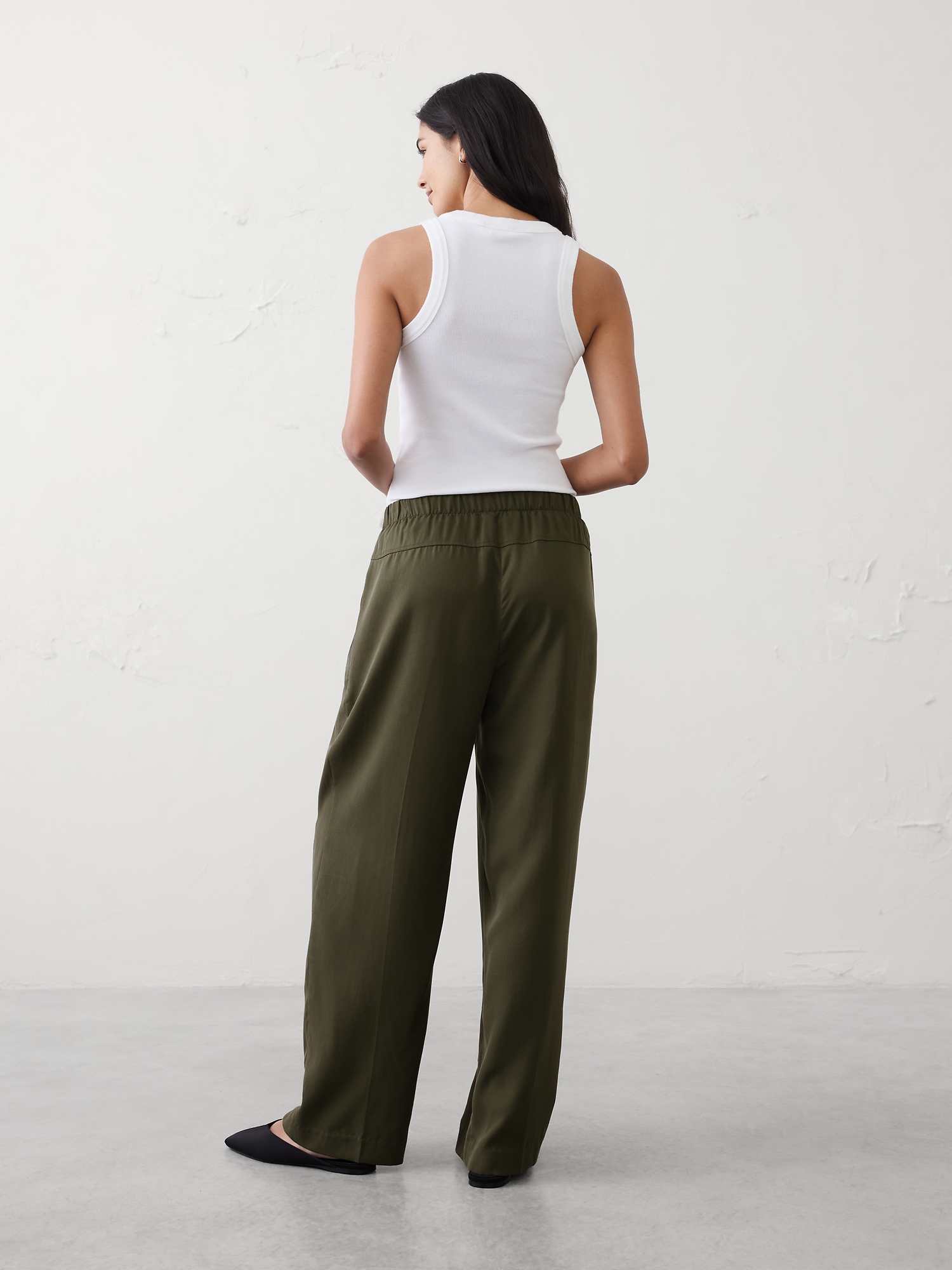 Image number 2 showing, Mid-Rise Straight-Leg Tencel Pleated Pant