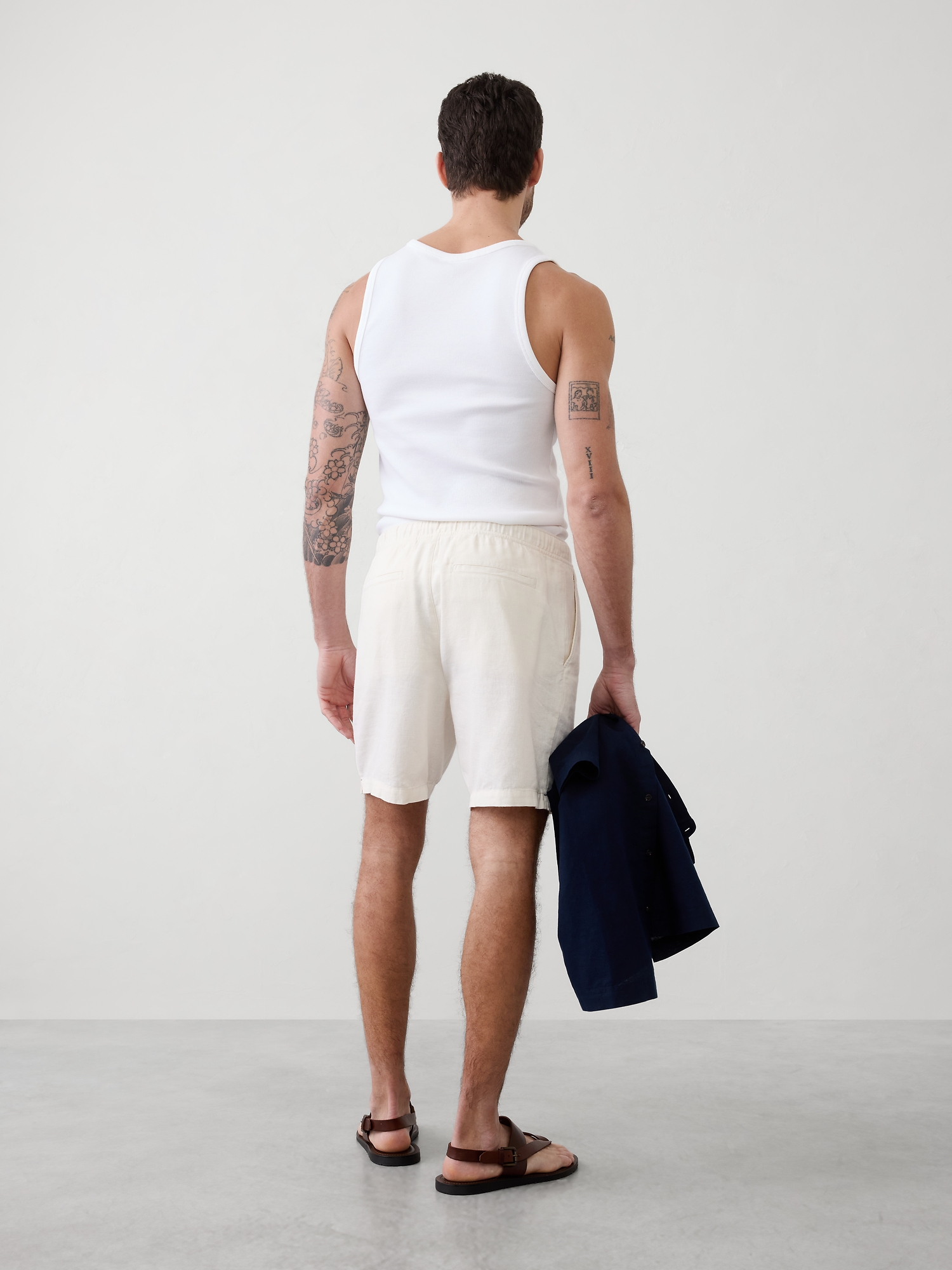 Image number 4 showing, Standard-Fit 7" Linen-Blend Short