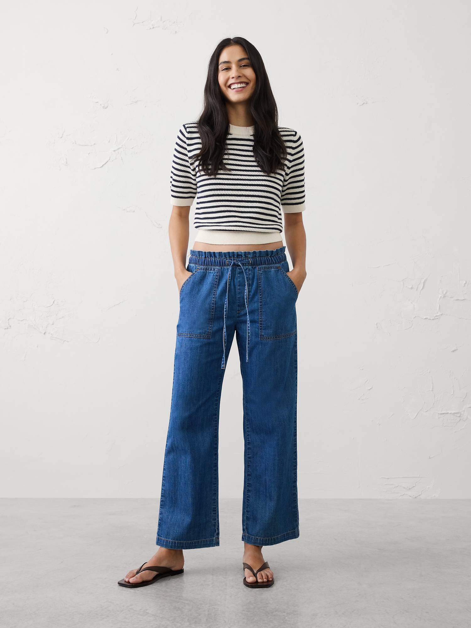 Mid-Rise Relaxed Straight-Leg Summerweight Pull-On Jean