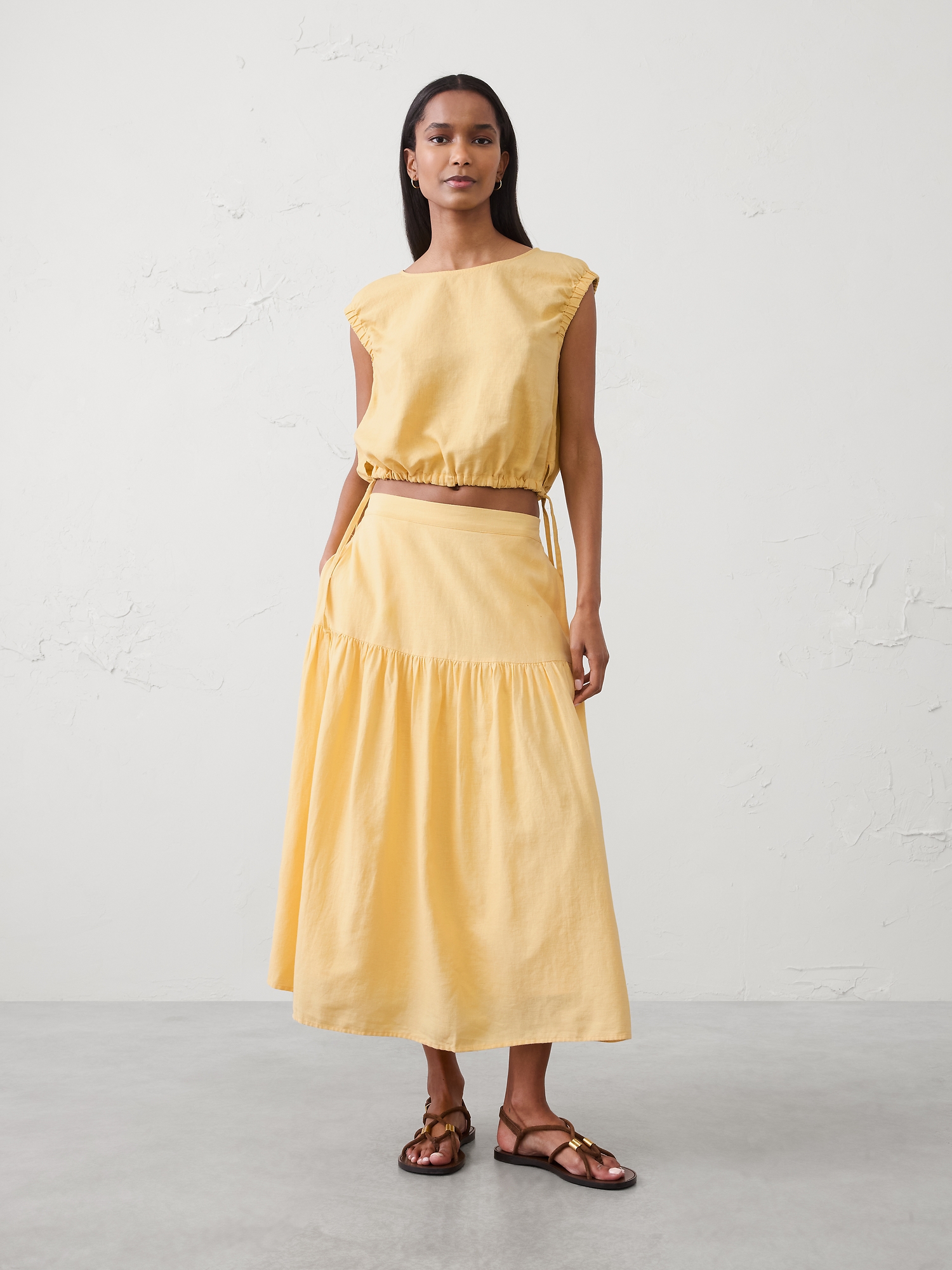 JUPE MI-LONGUE ÉTAGÉE EN MÉLANGE DE LIN