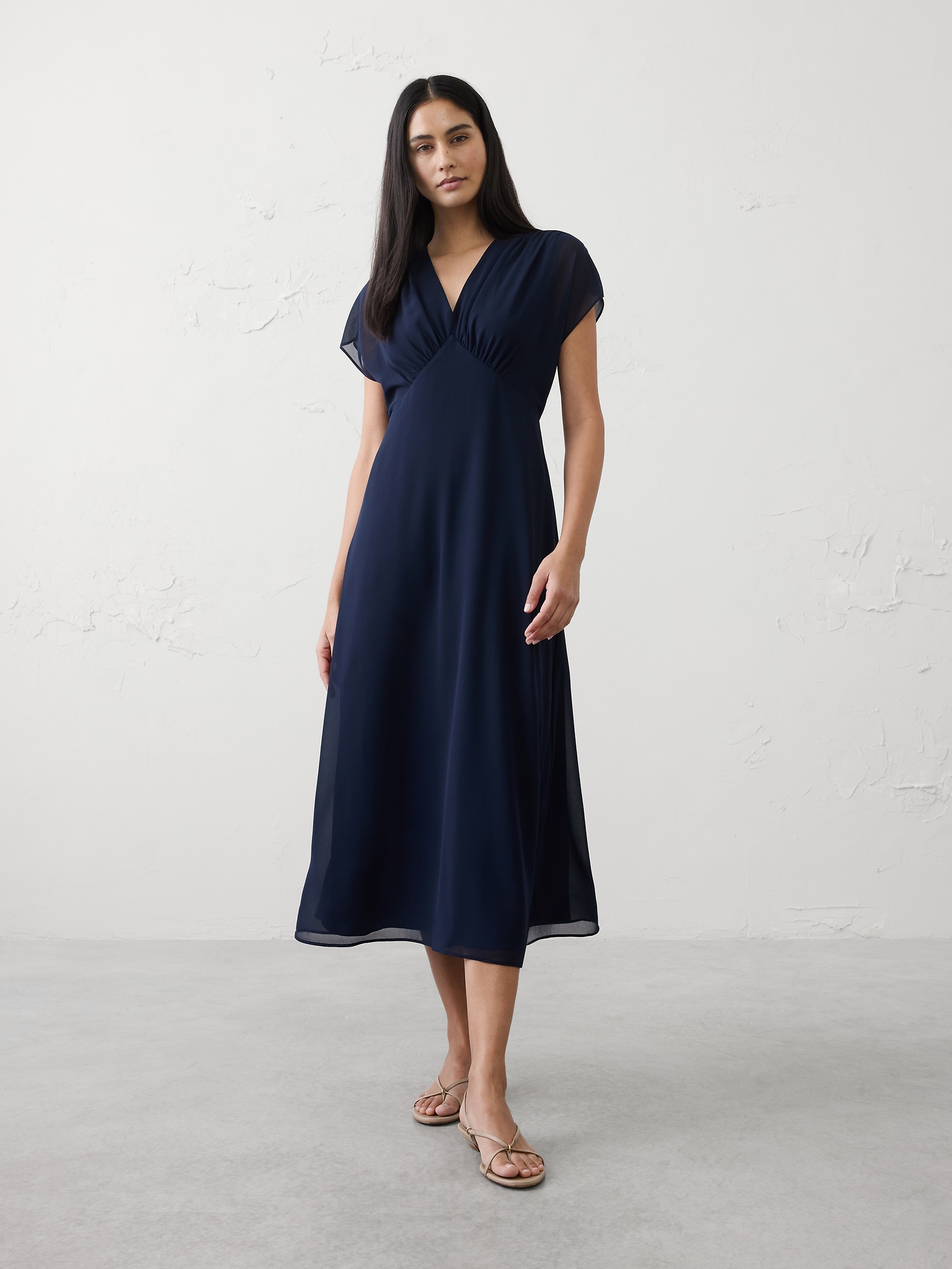 ROBE MI-LONGUE À TAILLE EMPIRE FRONCÉE