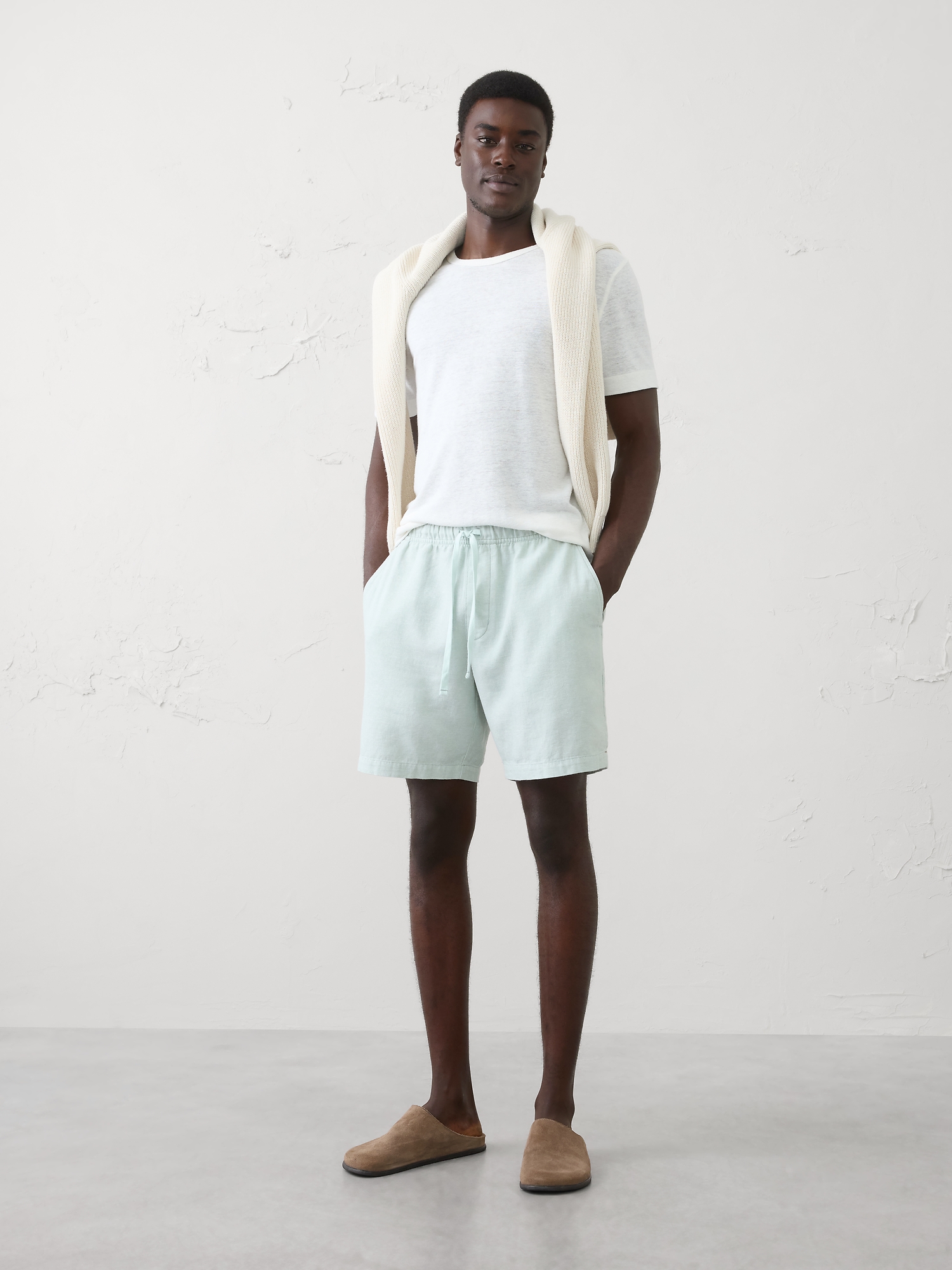 Standard-Fit 7" Linen-Blend Deck Short