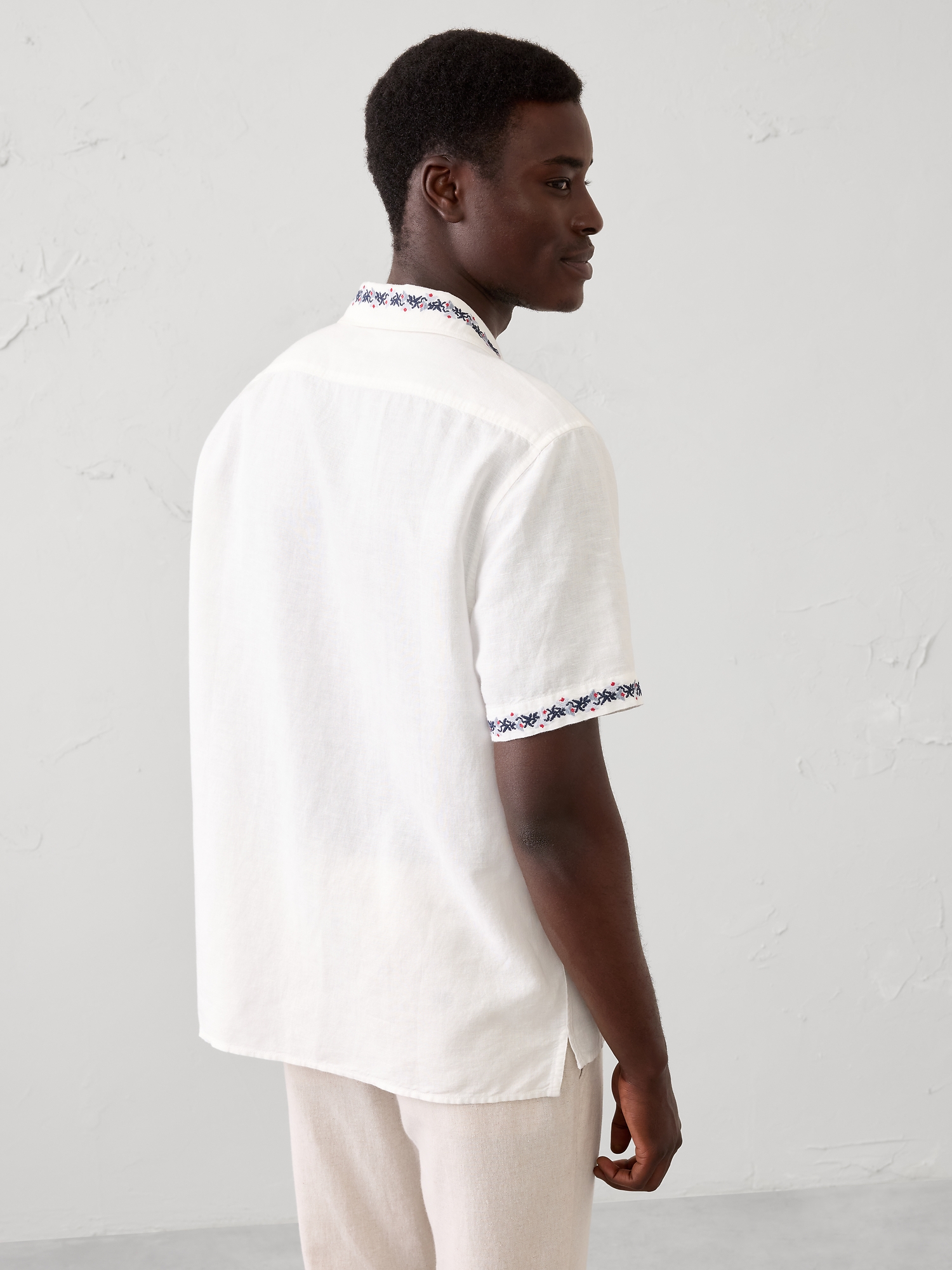 Image number 2 showing, Standard-Fit Embroidered Resort Shirt