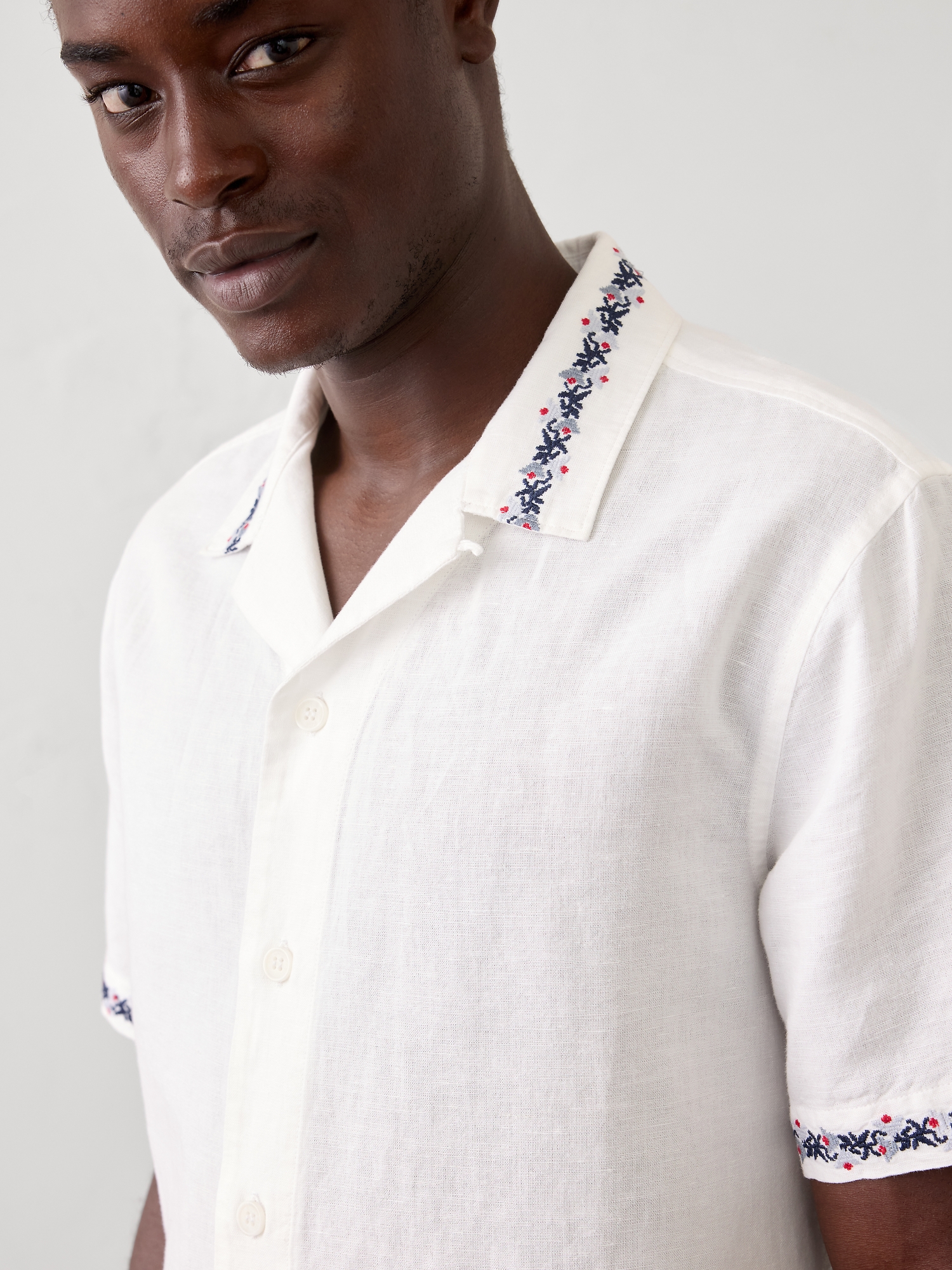 Image number 3 showing, Standard-Fit Embroidered Resort Shirt