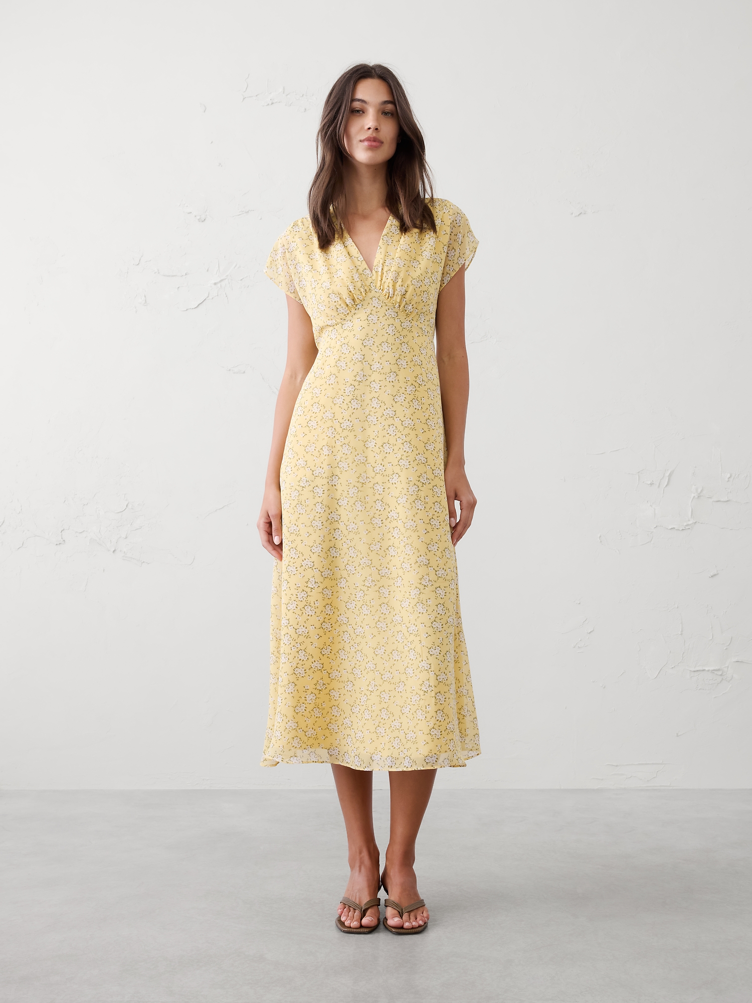 ROBE MI-LONGUE À TAILLE EMPIRE FRONCÉE