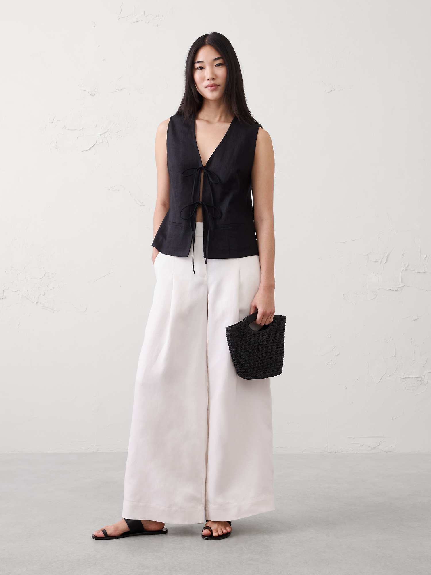 Wide-Leg Mid-Rise Pleated Pull-On Pant