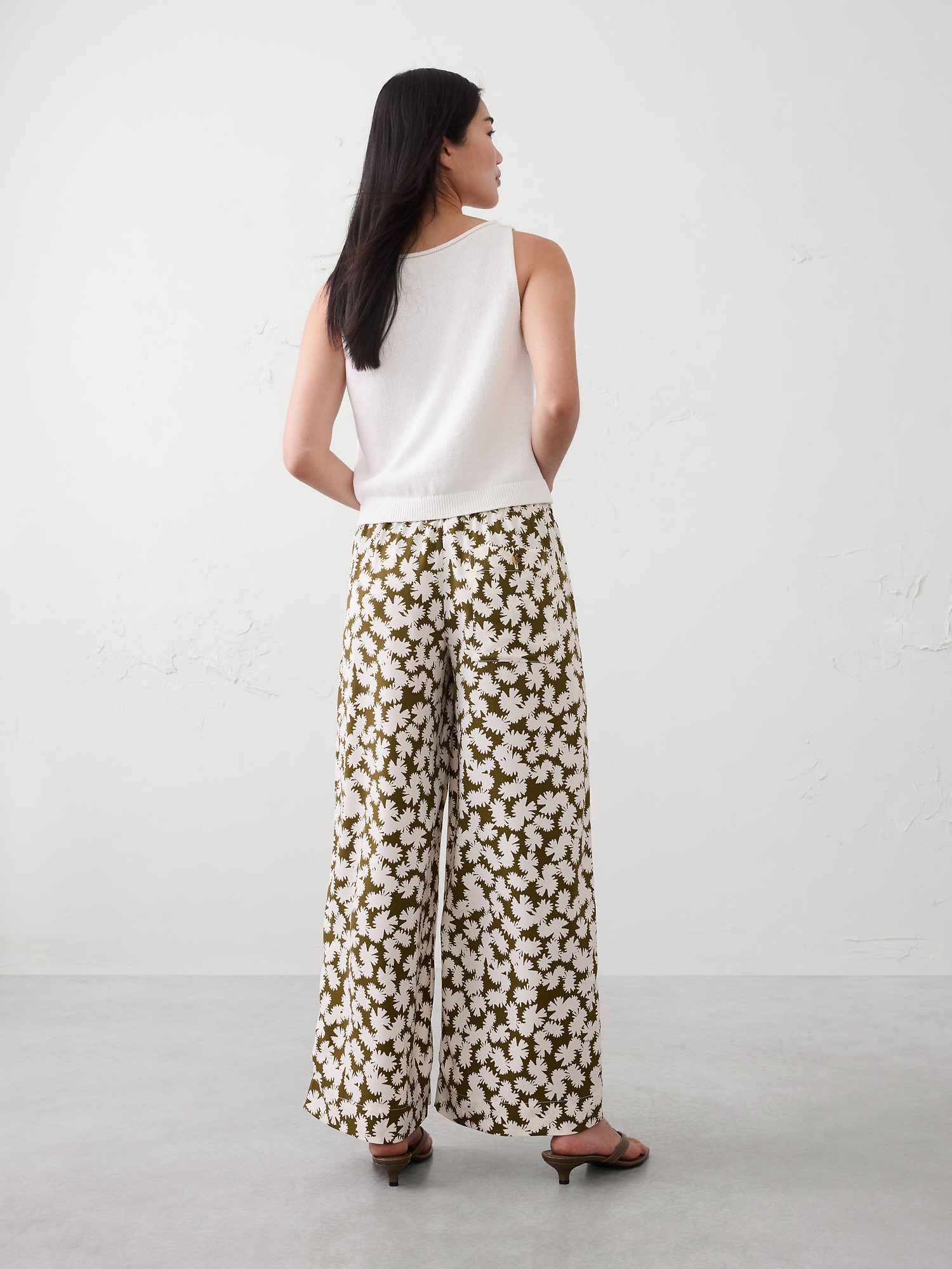 Image number 2 showing, Wide-Leg Mid-Rise Pleated Pull-On Pant