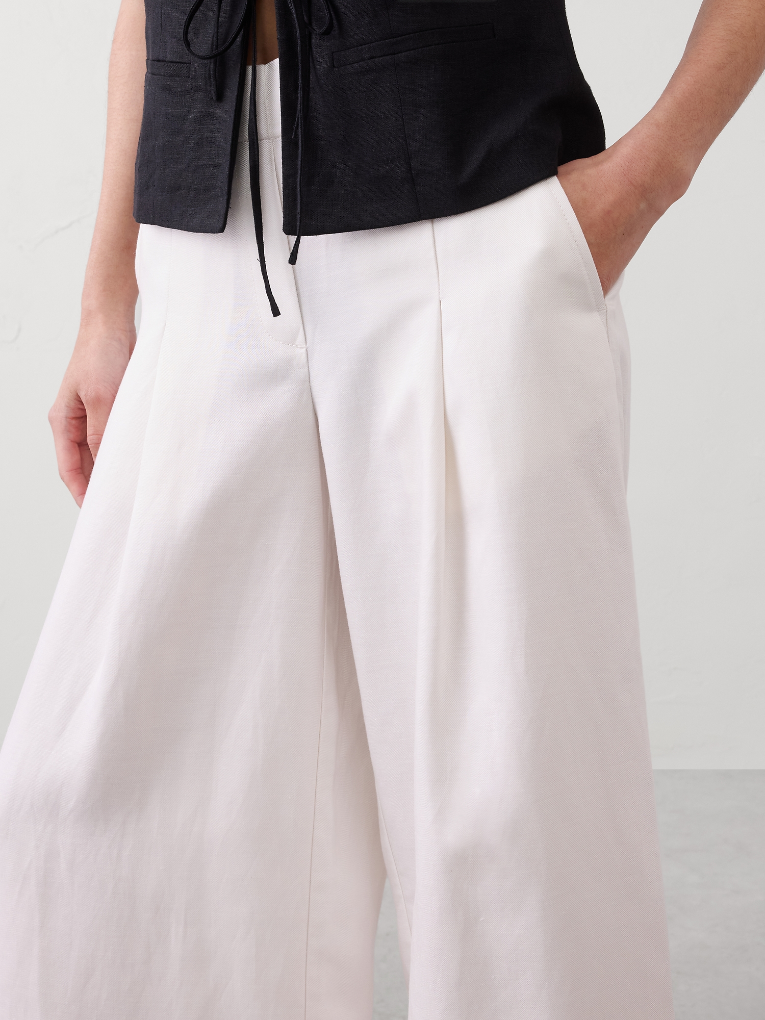 Image number 6 showing, Wide-Leg Mid-Rise Pleated Pull-On Pant