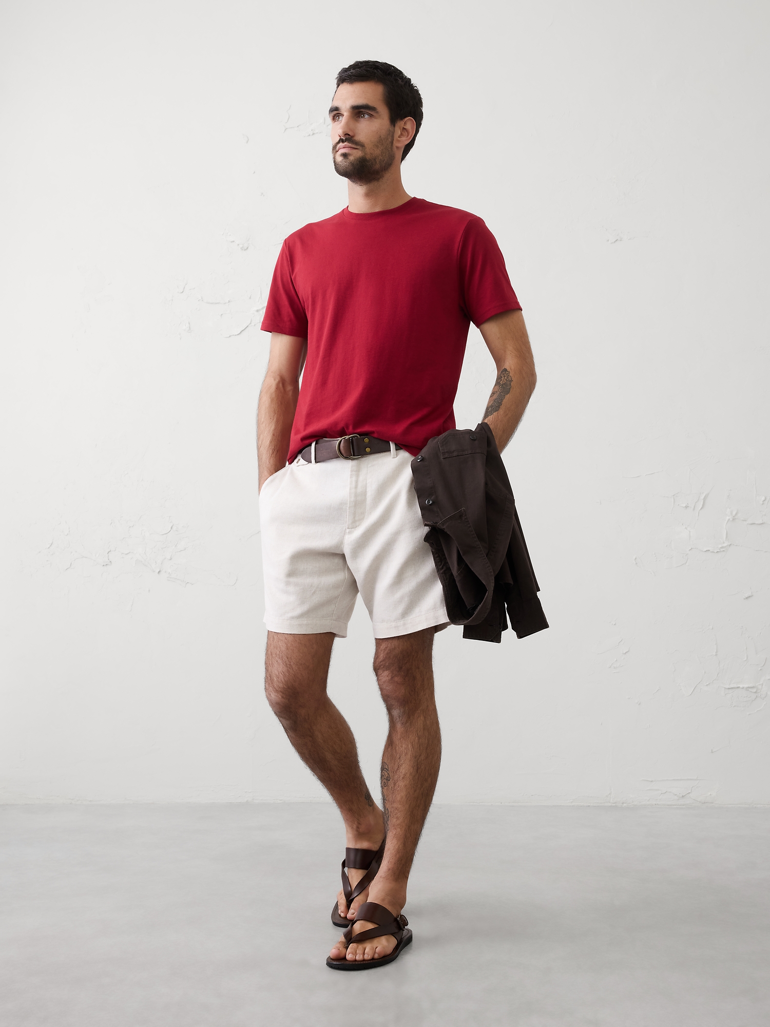 L'image numéro 1 présente T-shirt de qualité supérieure ras du cou de coupe standard