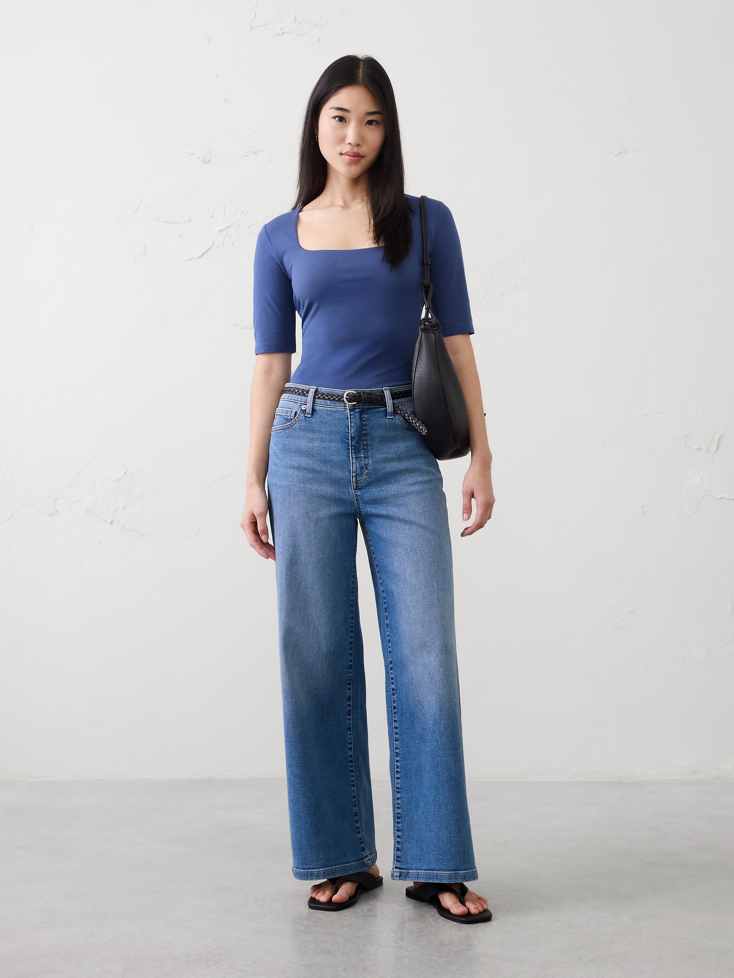 L'image numéro 1 présente Haut à encolure carrée extensible et doux