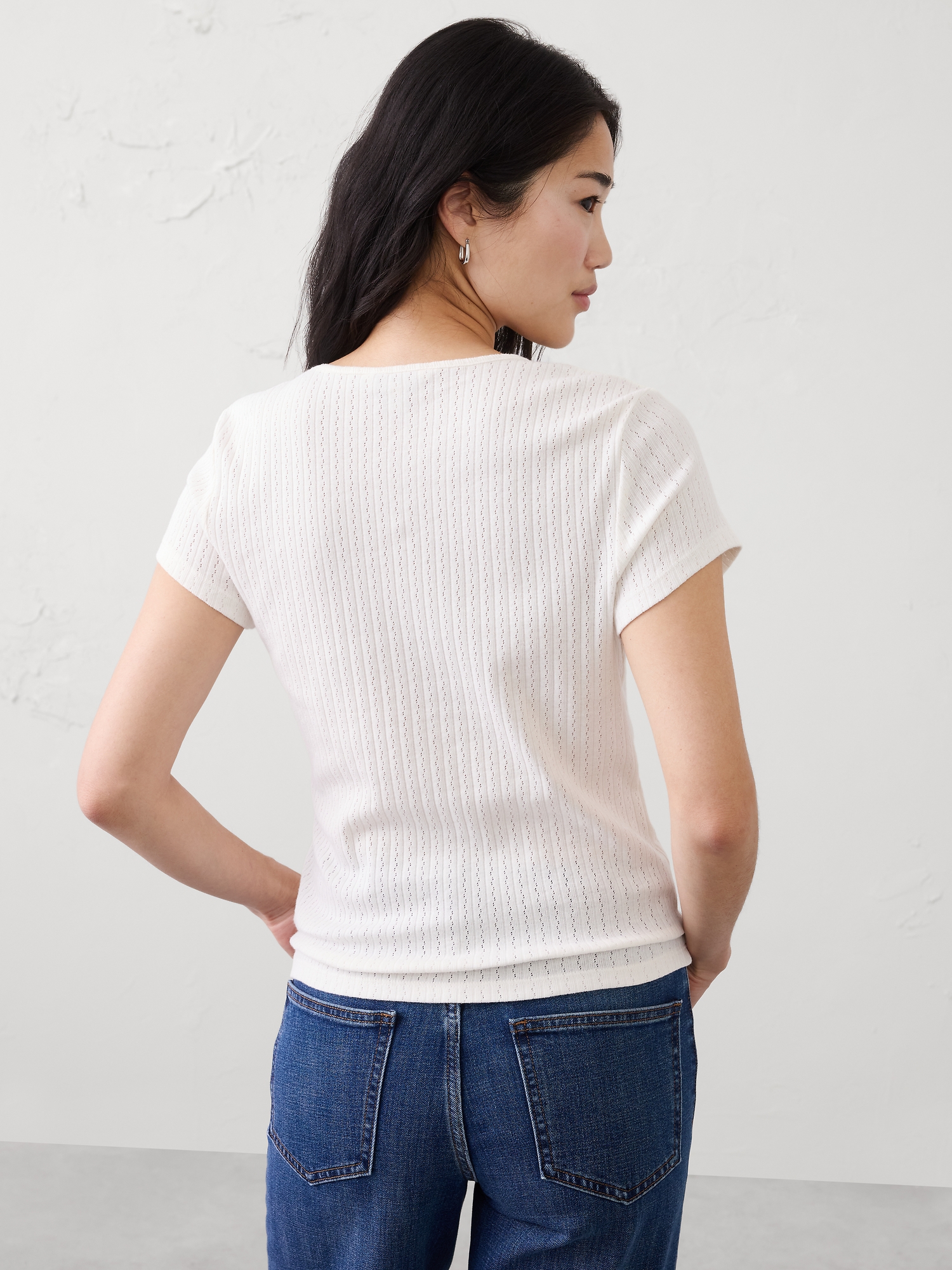 L'image numéro 2 présente T-shirt ajusté court en pointelle